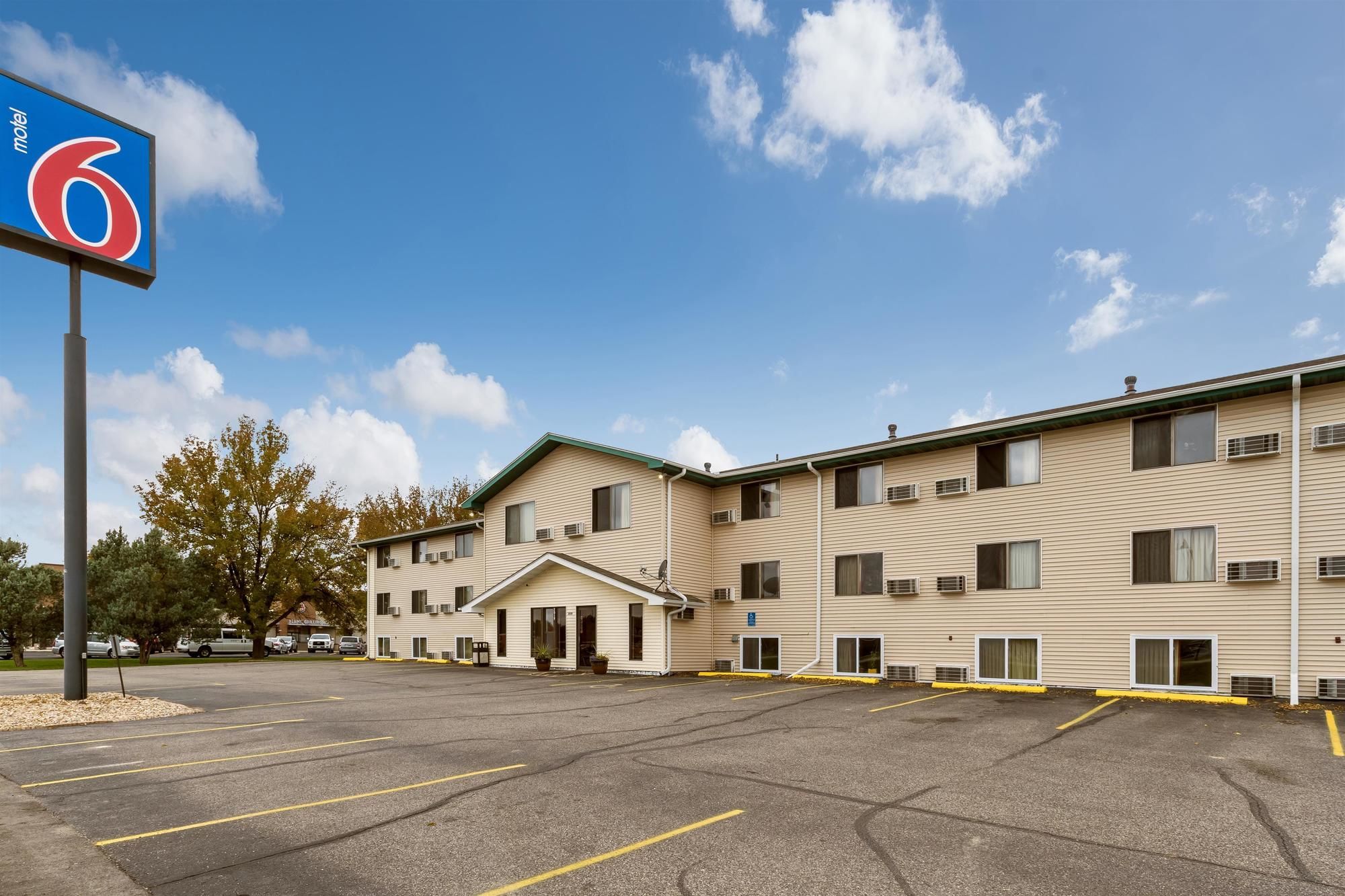 Motel 6 Albert Lea, MN