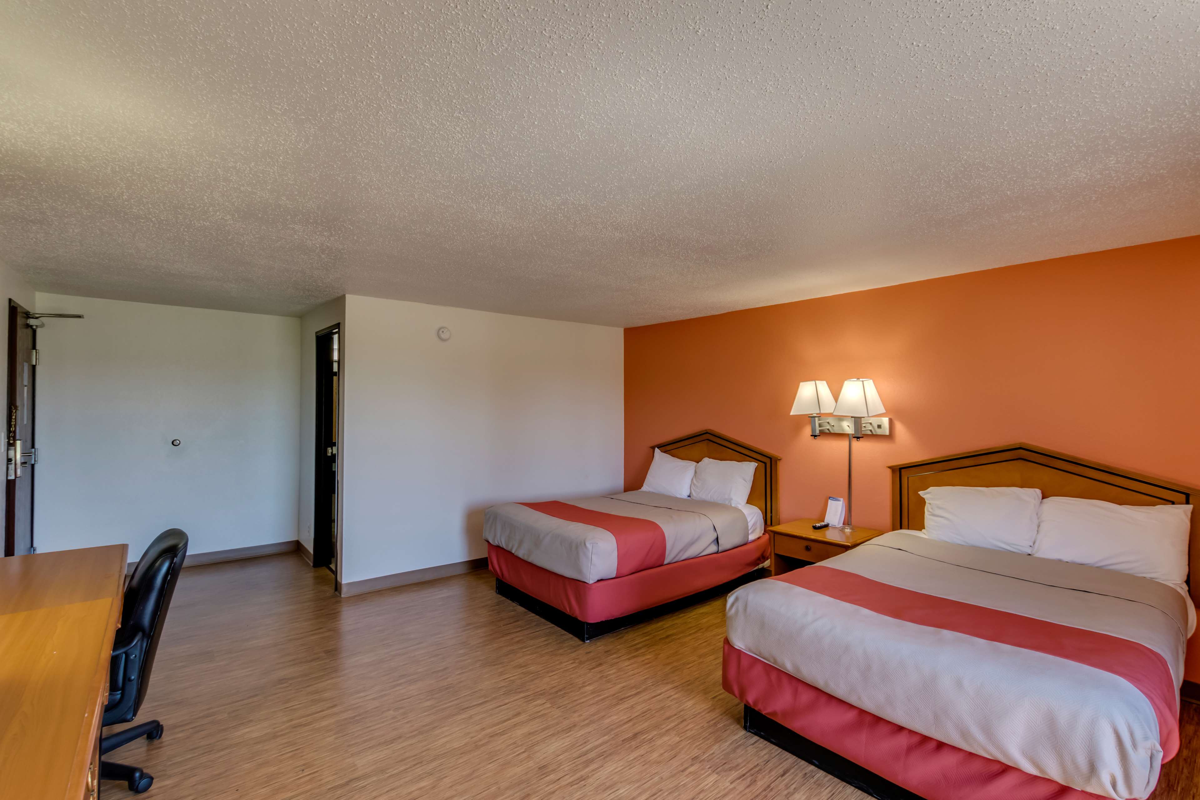 Motel 6 Albert Lea, MN