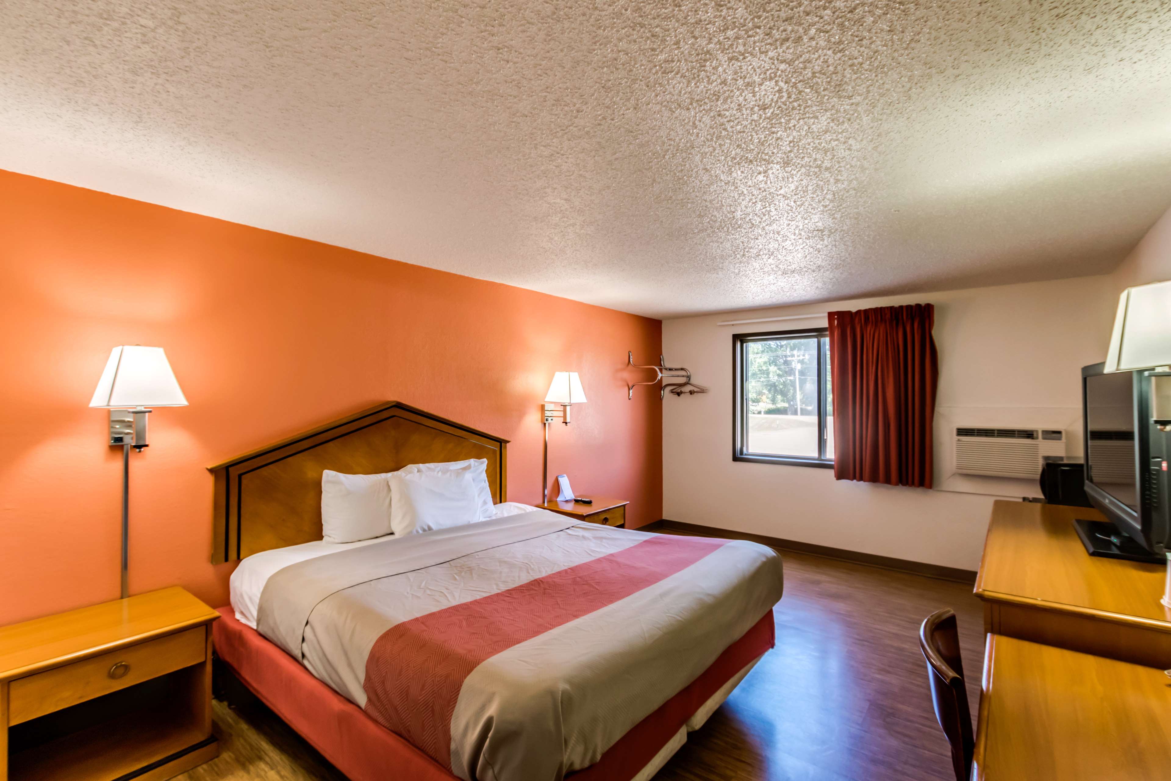Motel 6 Albert Lea, MN