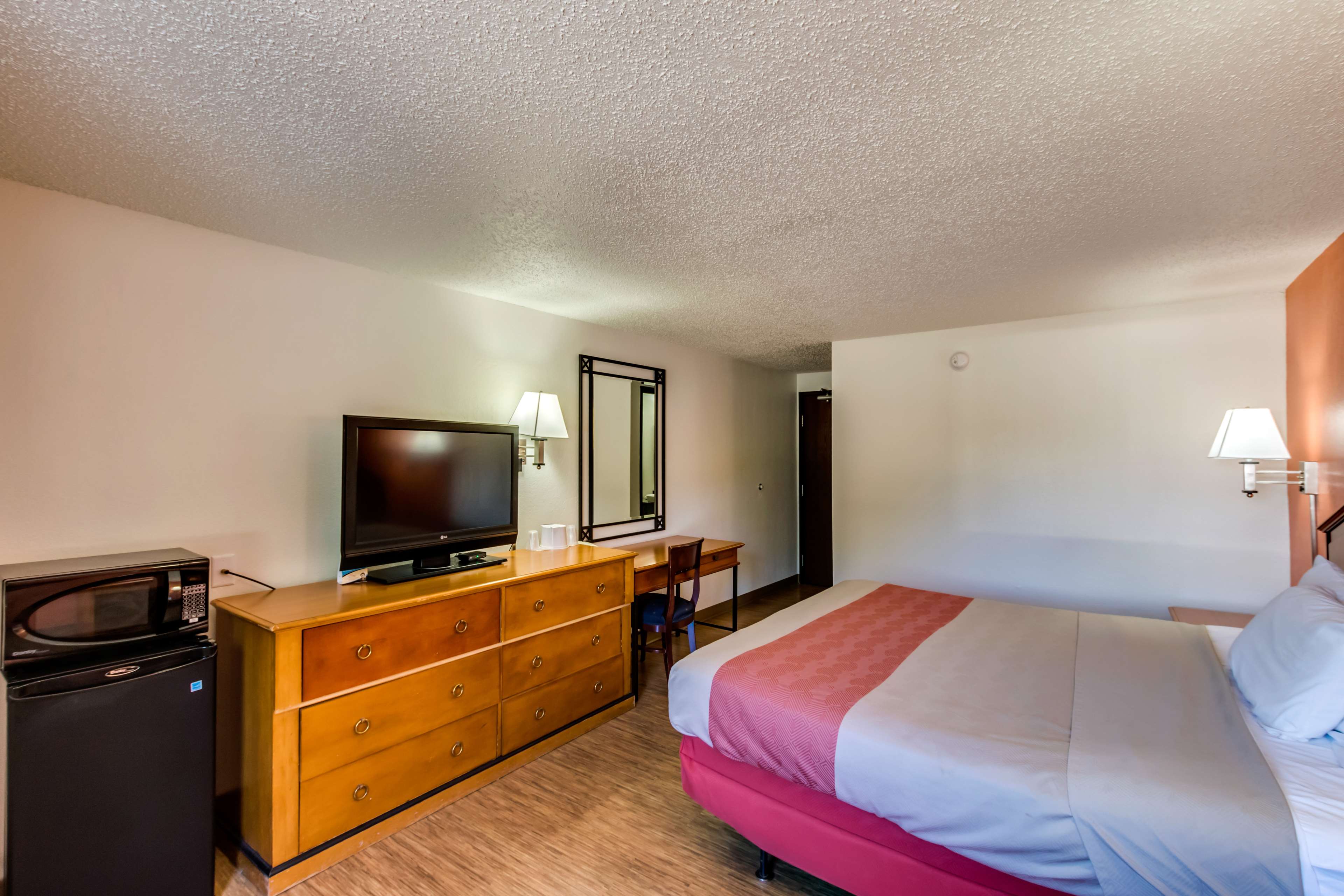 Motel 6 Albert Lea, MN