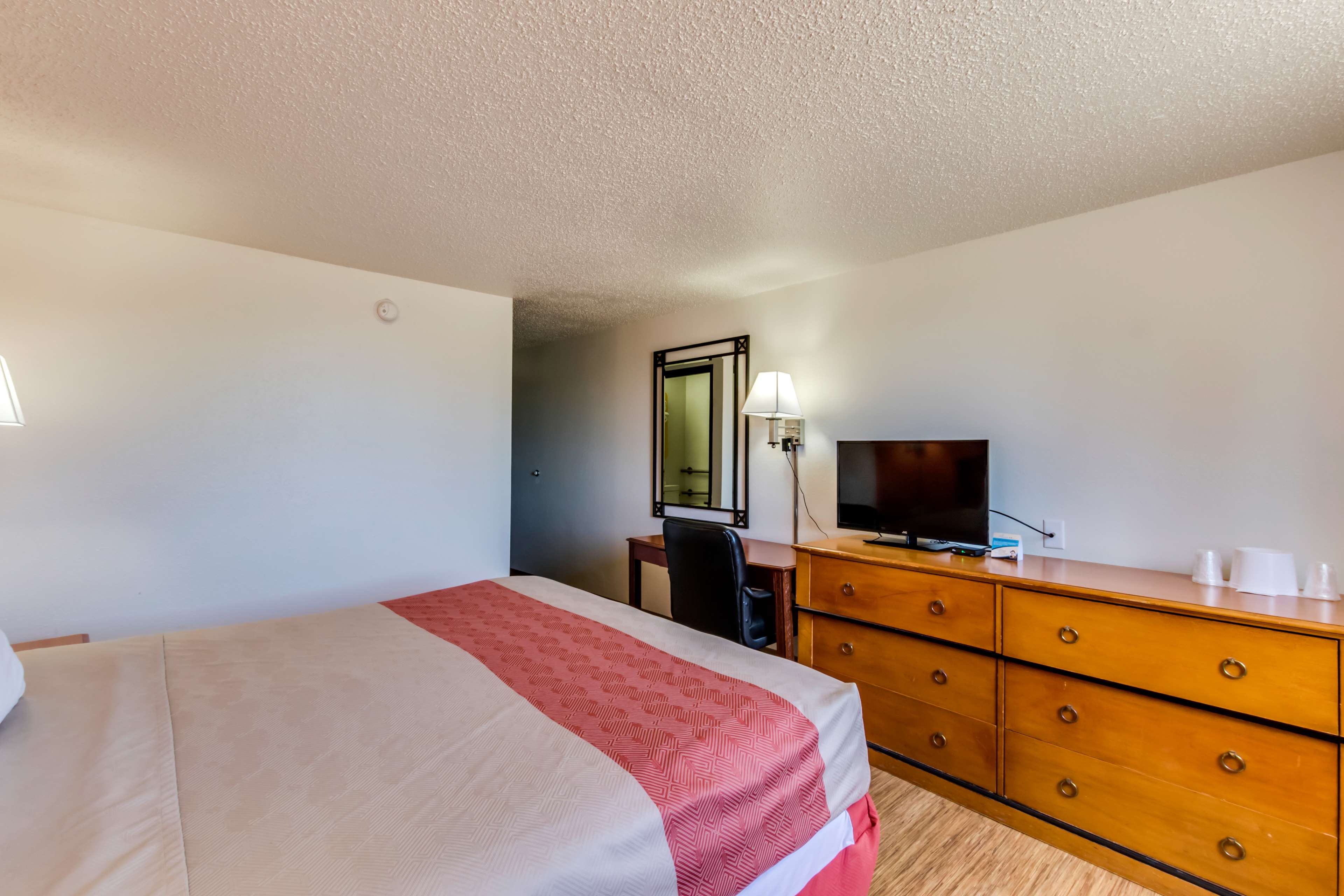 Motel 6 Albert Lea, MN