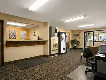 Super 8 by Wyndham Alexandria MN