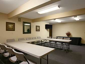 Super 8 by Wyndham Alexandria MN