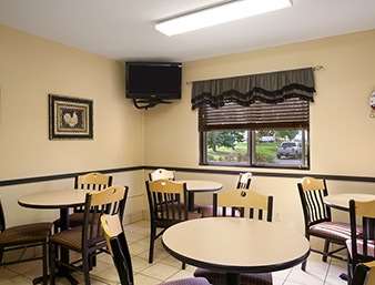 Super 8 by Wyndham Alexandria MN