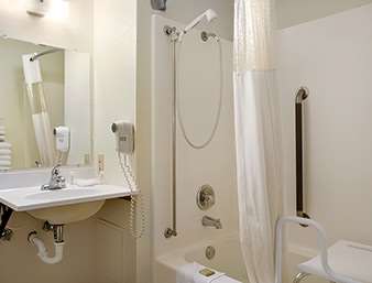 Super 8 by Wyndham Alexandria MN