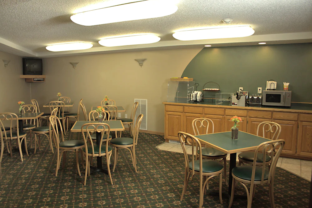 America's Best Inn - Annandale