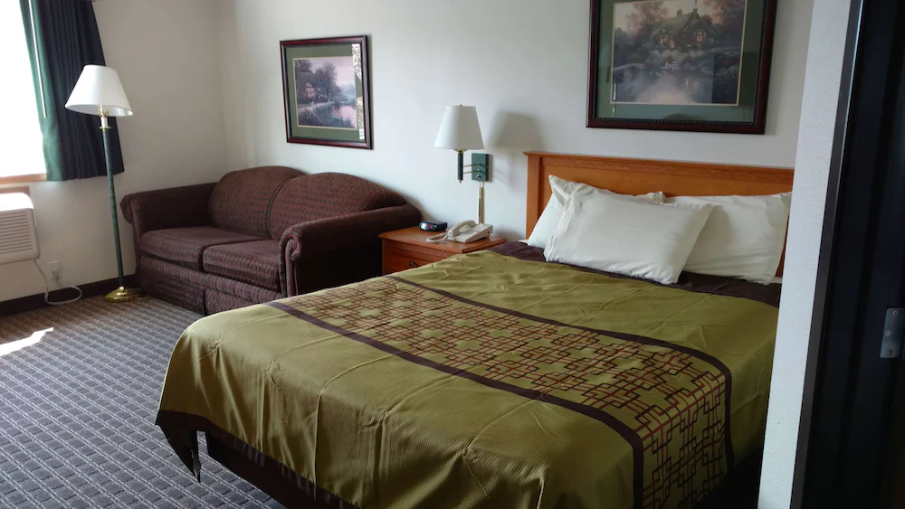 America's Best Inn - Annandale