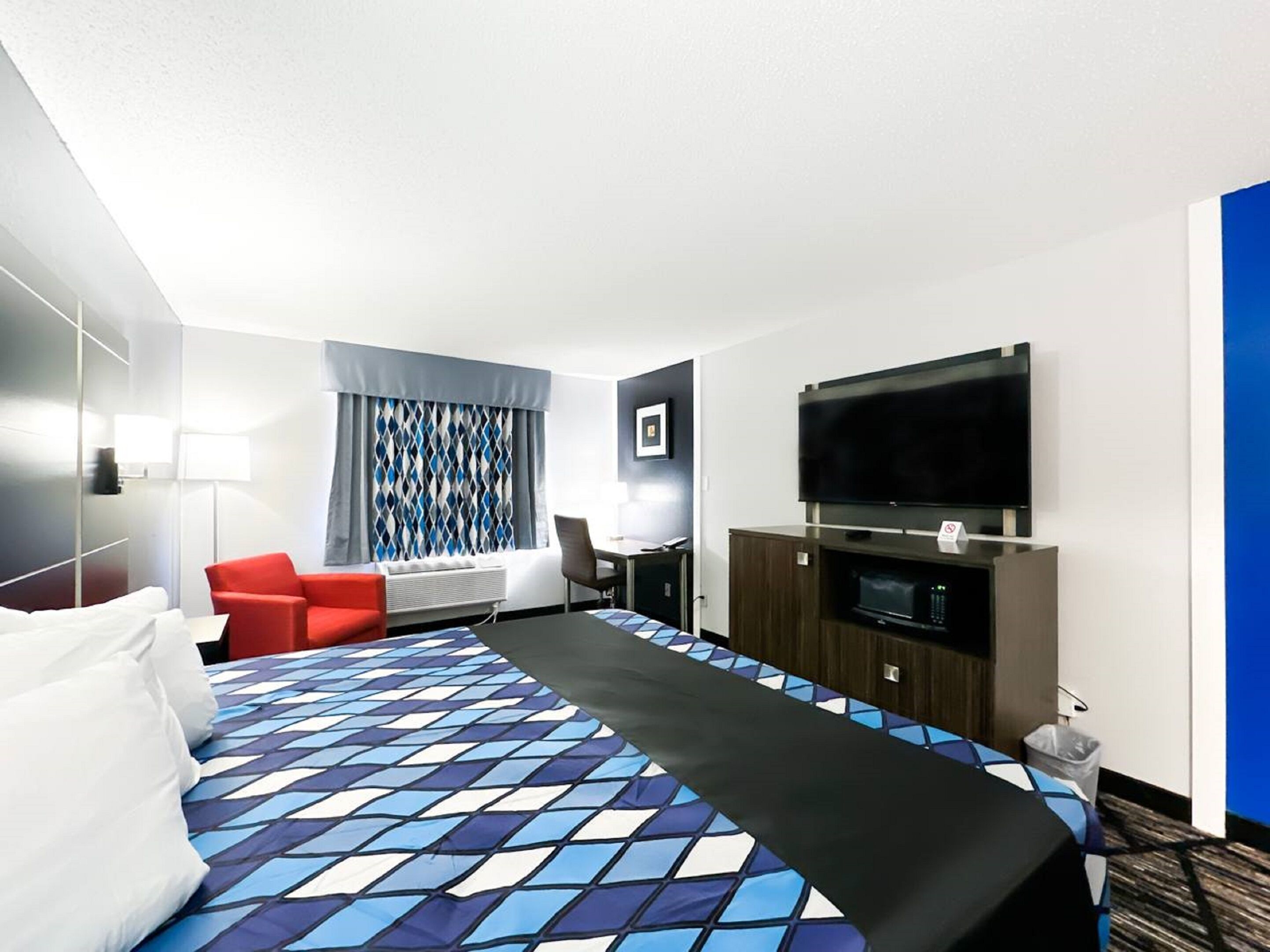 Coratel Inn and Suites Blaine
