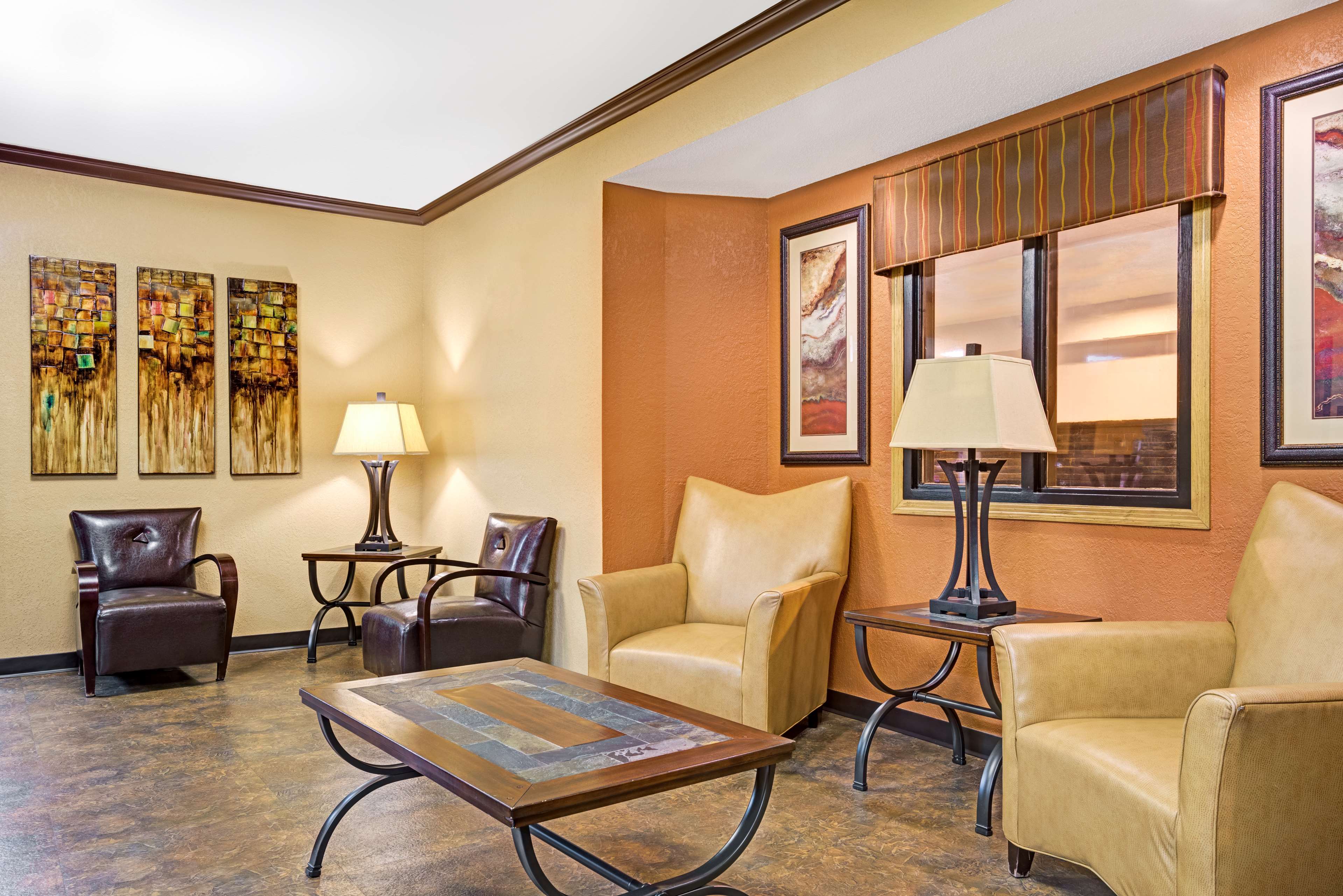 Coratel Inn and Suites Blaine