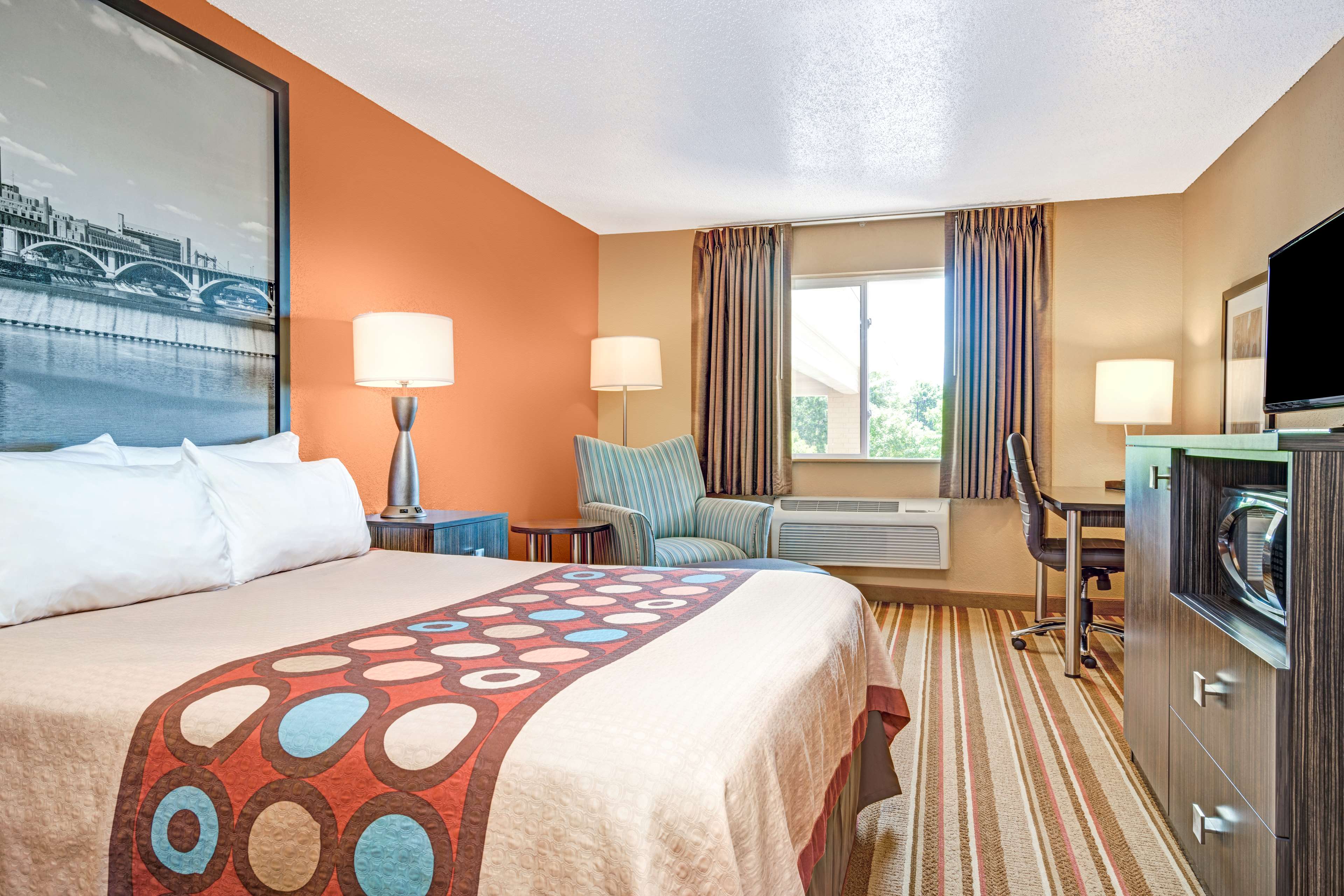 Coratel Inn and Suites Blaine