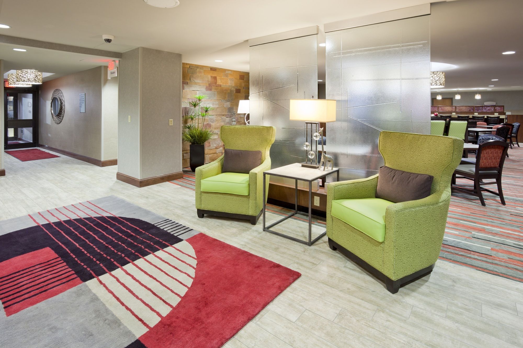 Holiday Inn Express & Suites Bloomington - Minneapolis Airport Area West