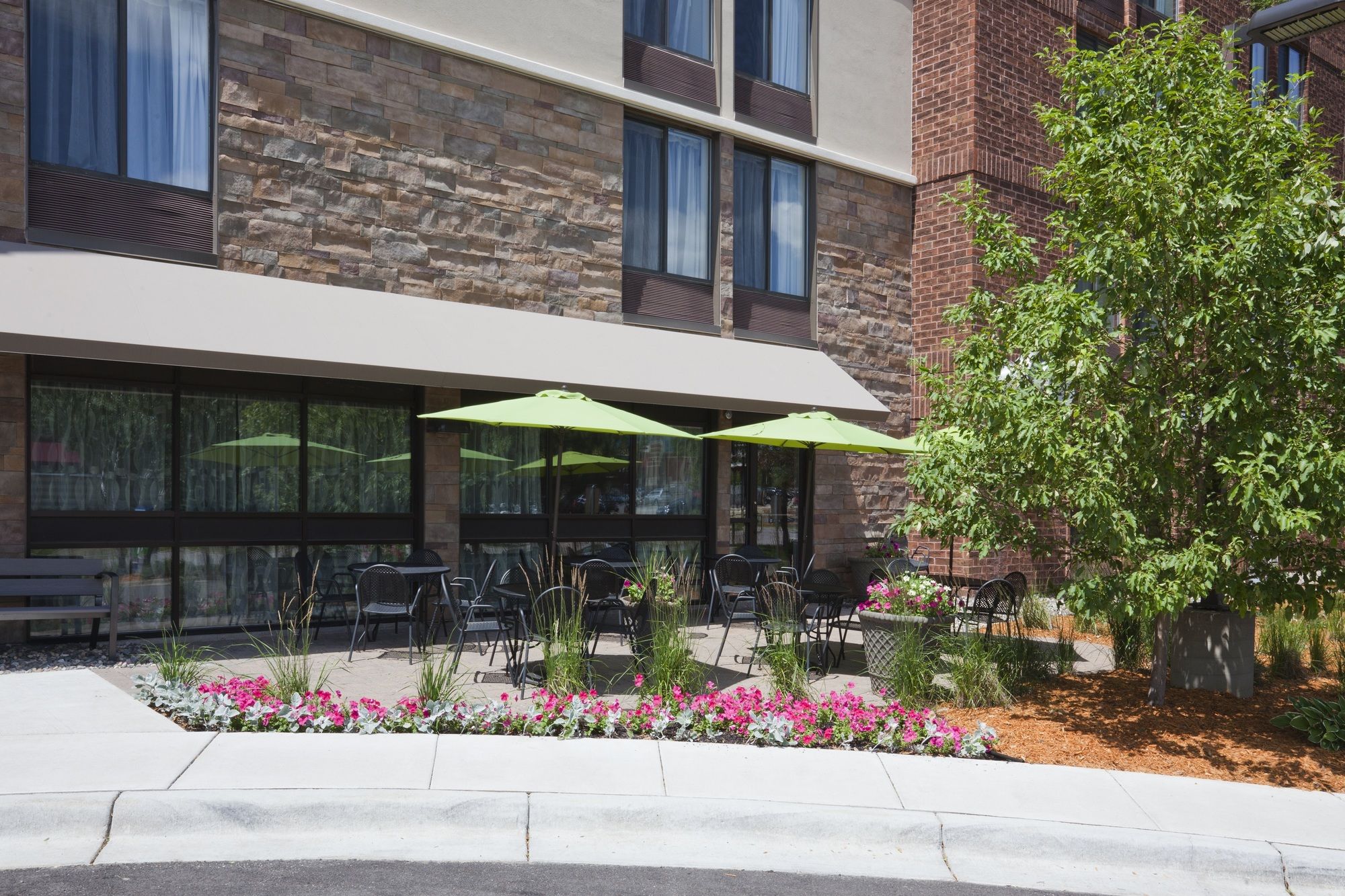 Holiday Inn Express & Suites Bloomington - Minneapolis Airport Area West