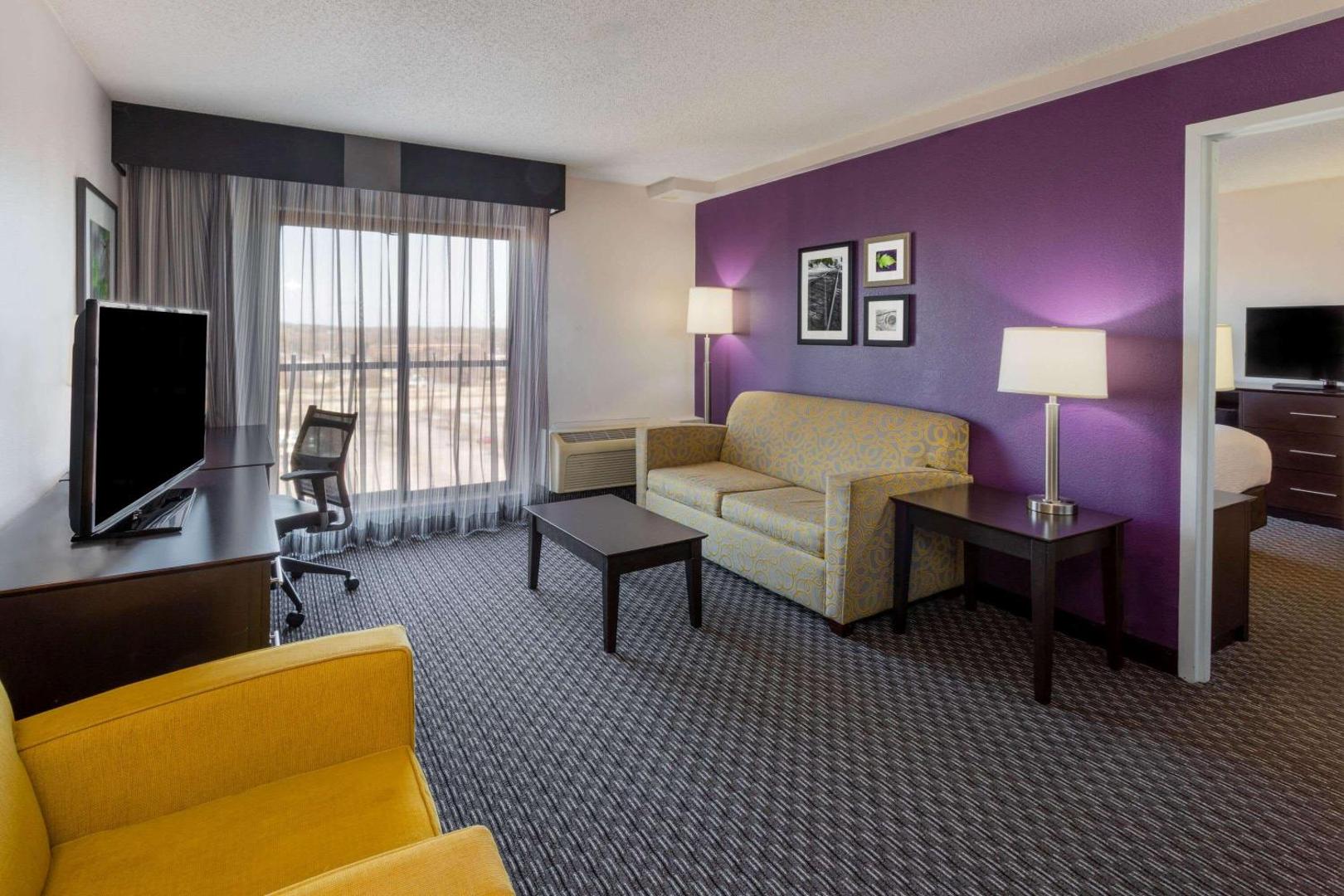 La Quinta Inn & Suites by Wyndham Minneapolis Bloomington W