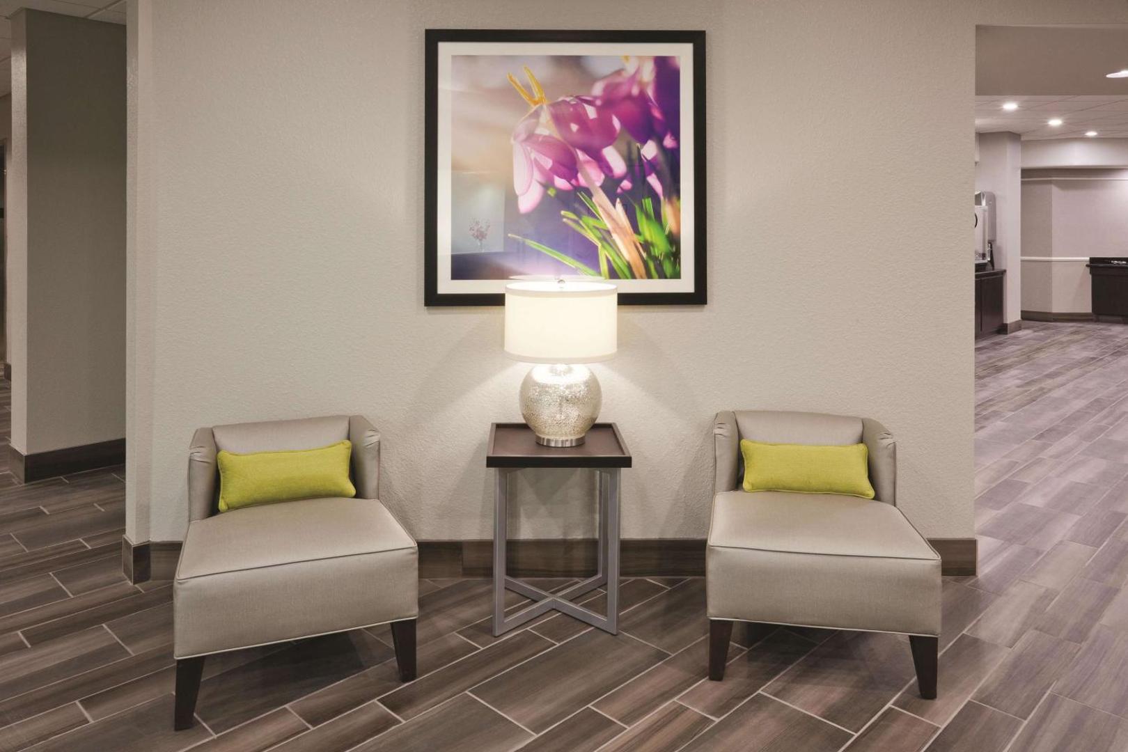 La Quinta Inn & Suites by Wyndham Minneapolis Bloomington W