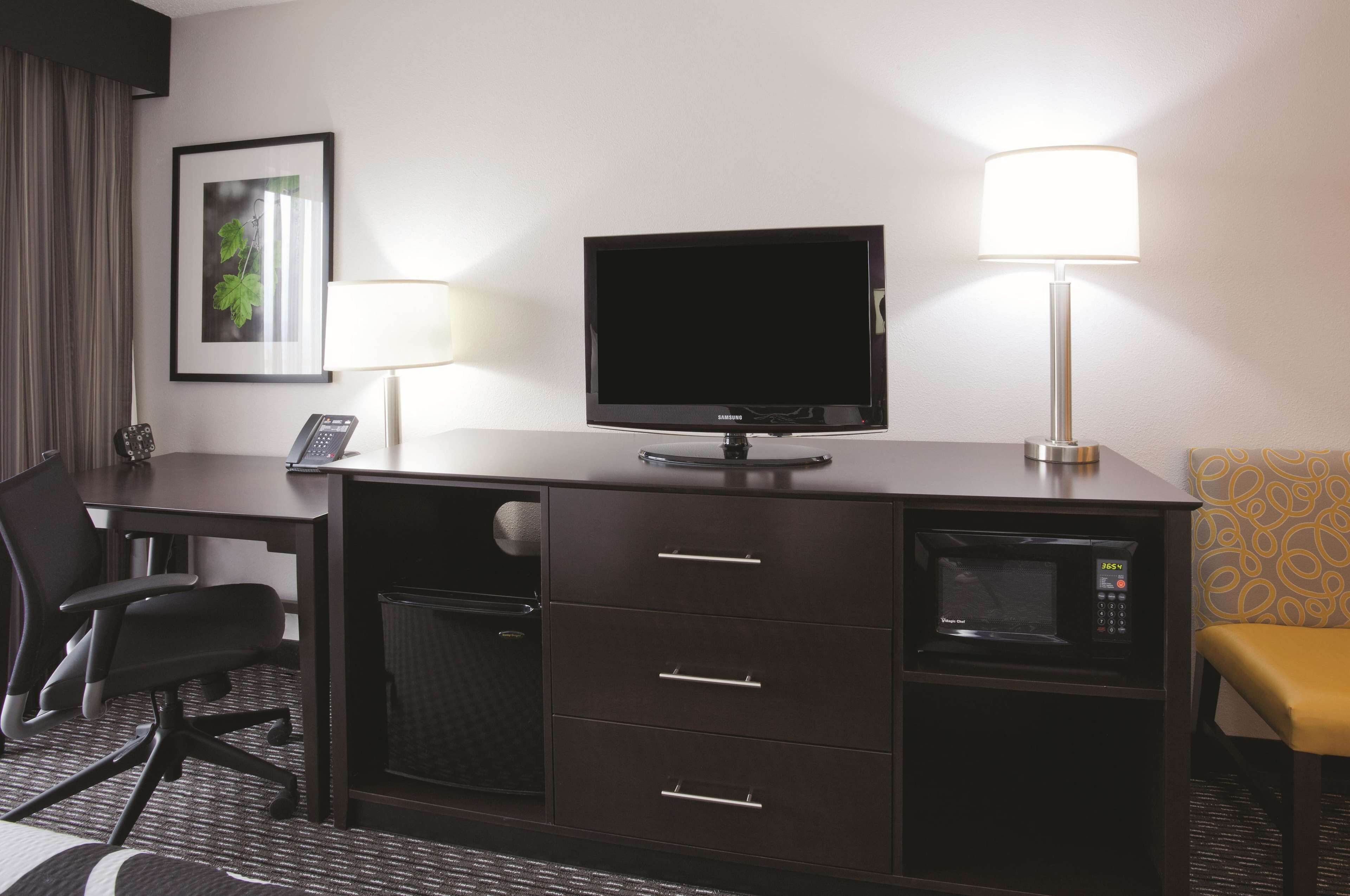 La Quinta Inn & Suites by Wyndham Minneapolis Bloomington W