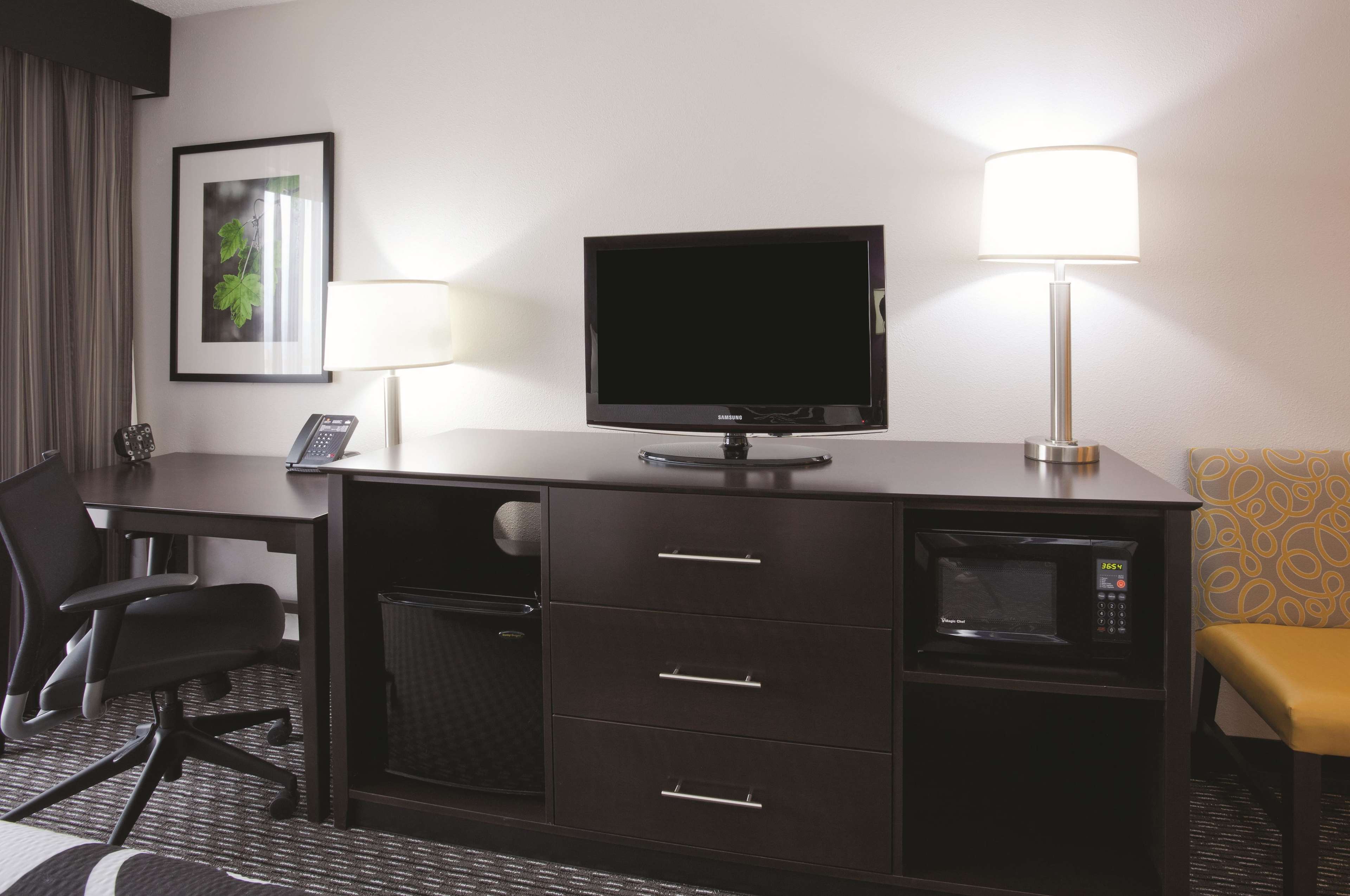 La Quinta Inn & Suites by Wyndham Minneapolis Bloomington W