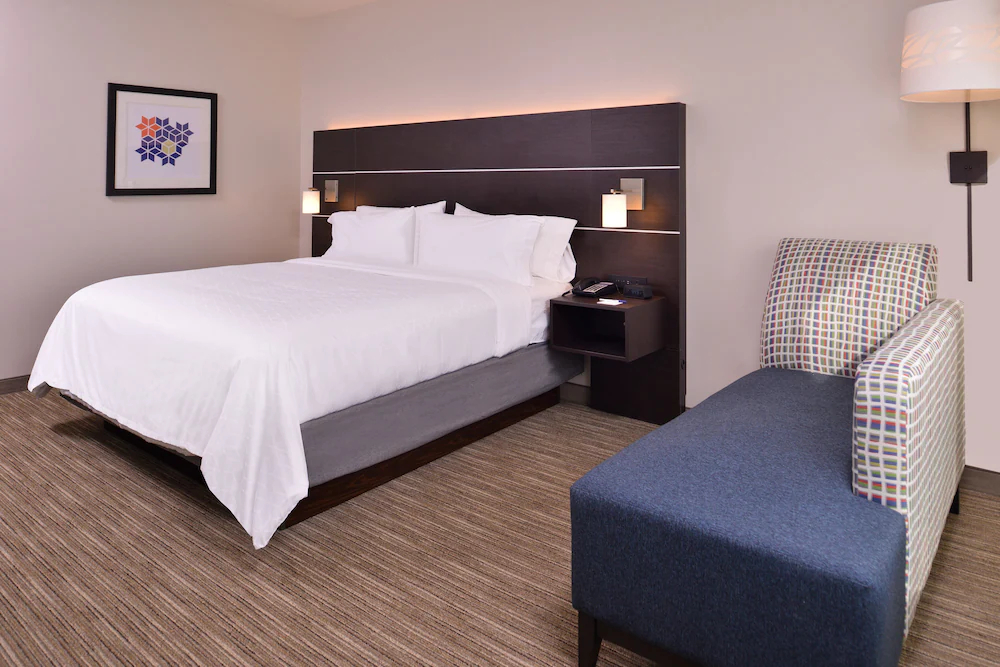 Holiday Inn Express & Suites Mall of America
