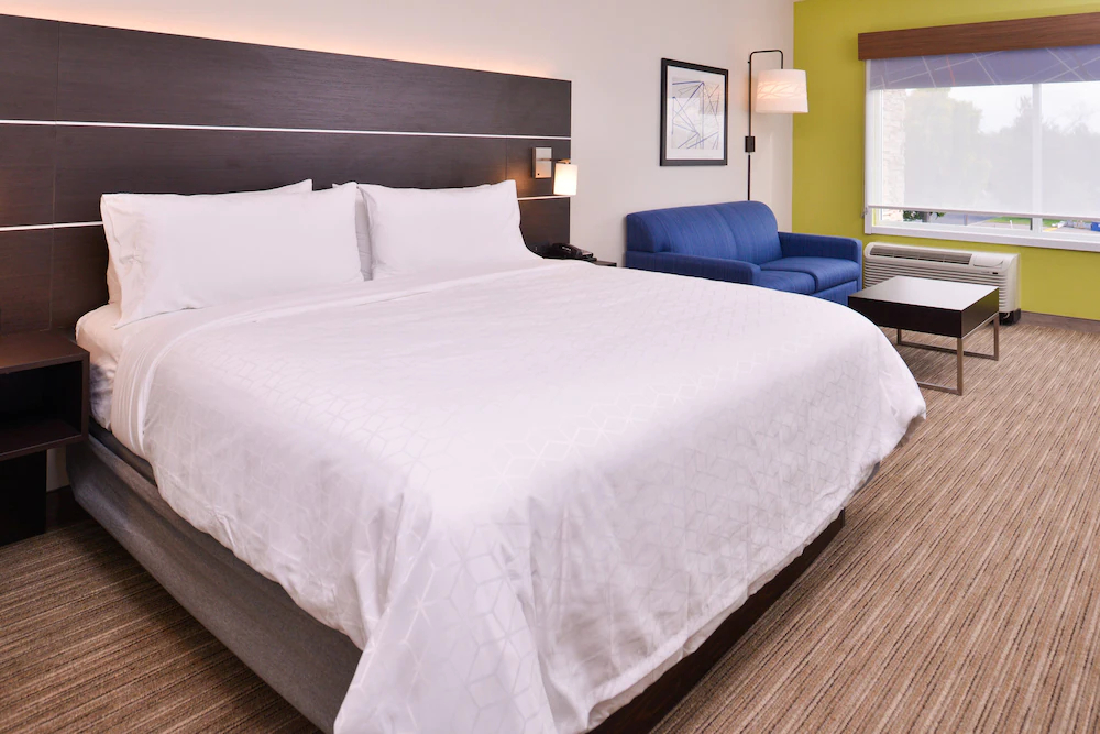 Holiday Inn Express & Suites Mall of America
