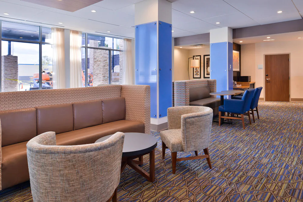 Holiday Inn Express & Suites Mall of America