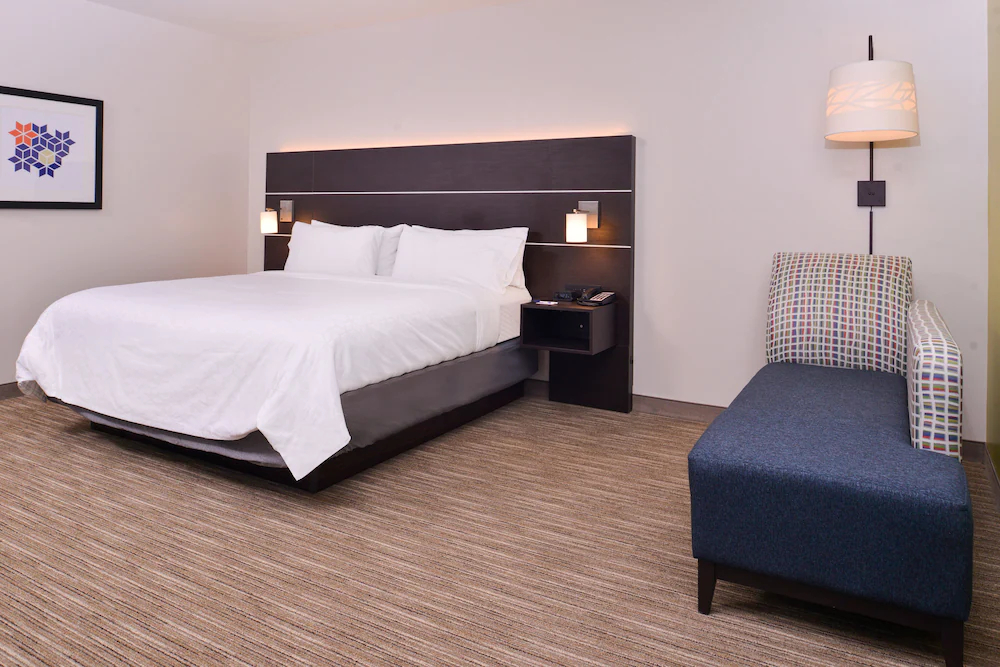 Holiday Inn Express & Suites Mall of America