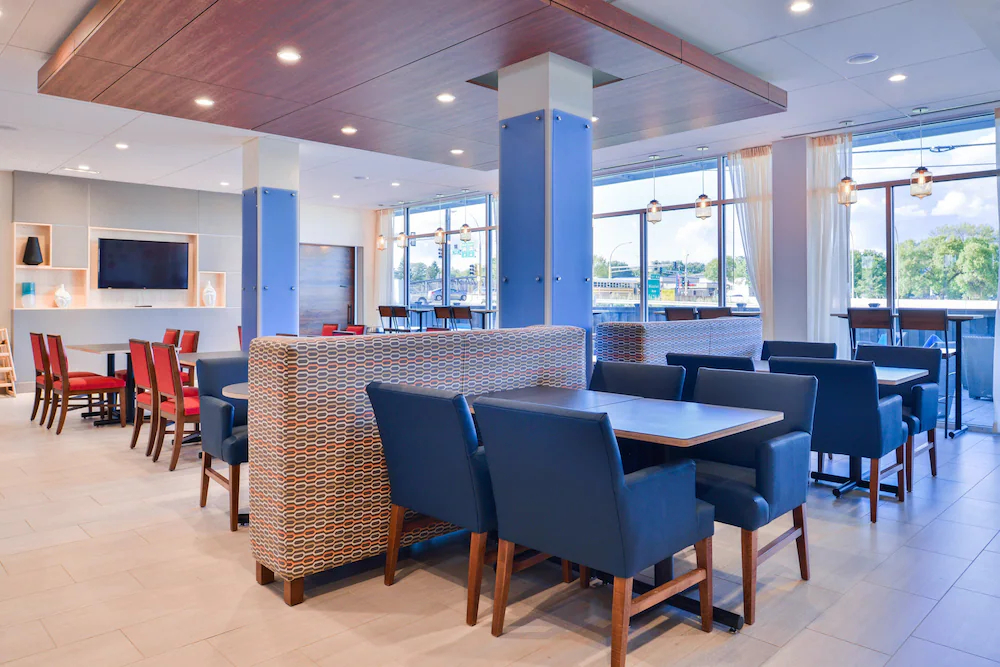 Holiday Inn Express & Suites Mall of America