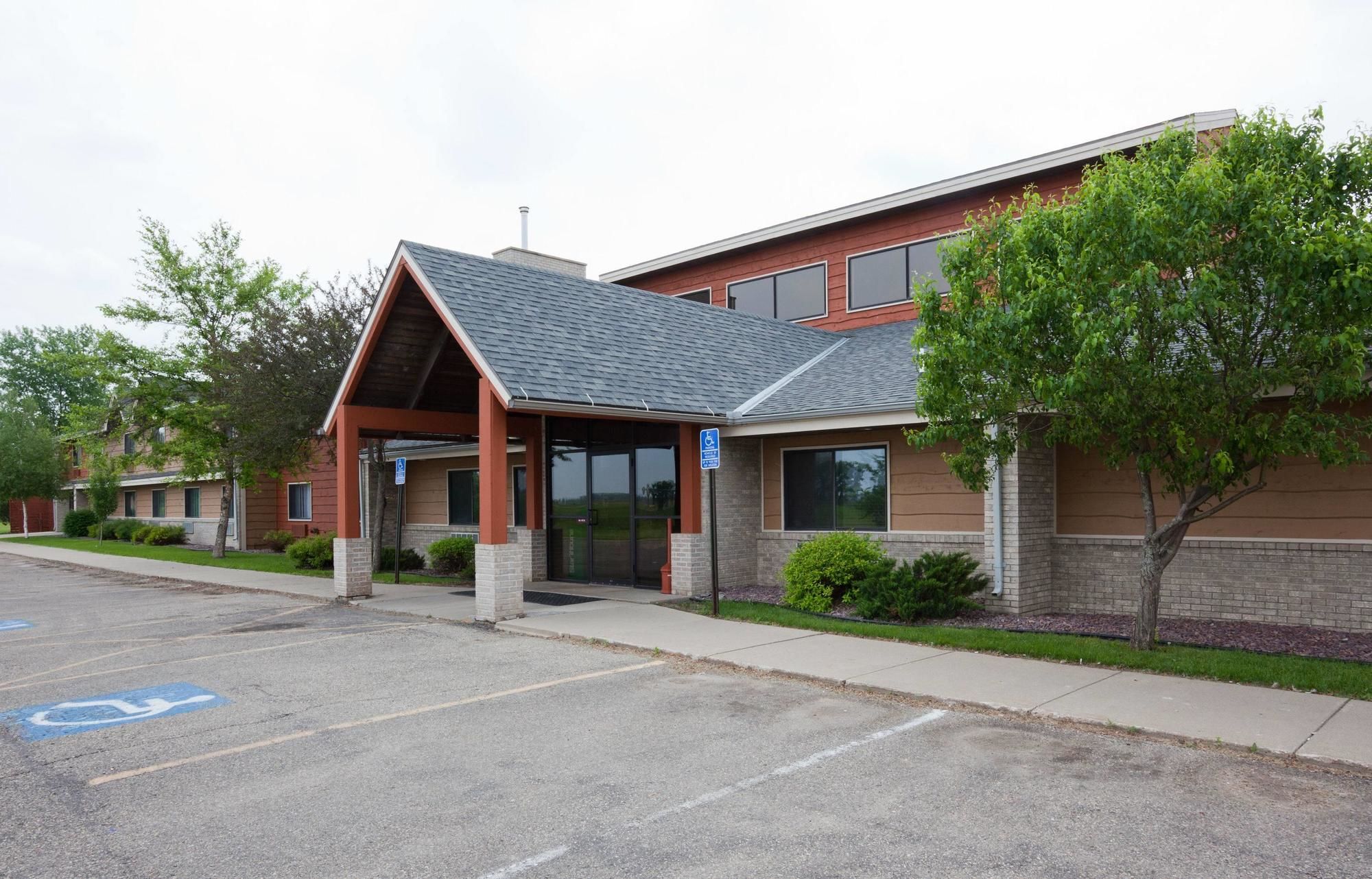 AmericInn by Wyndham Blue Earth