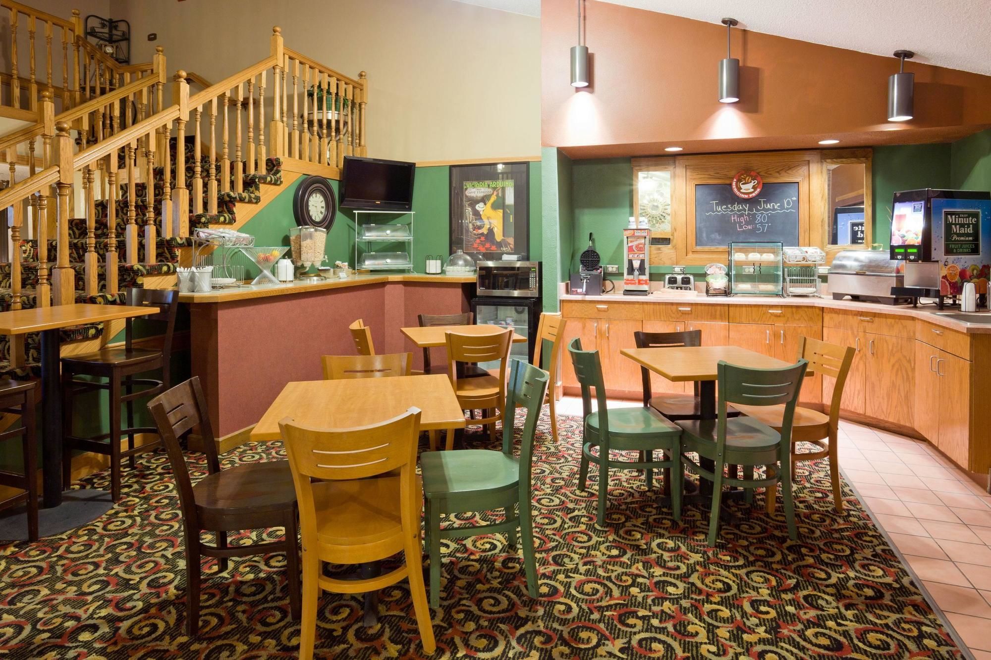 AmericInn by Wyndham Blue Earth