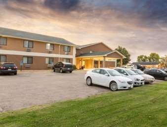 Super 8 by Wyndham Blue Earth