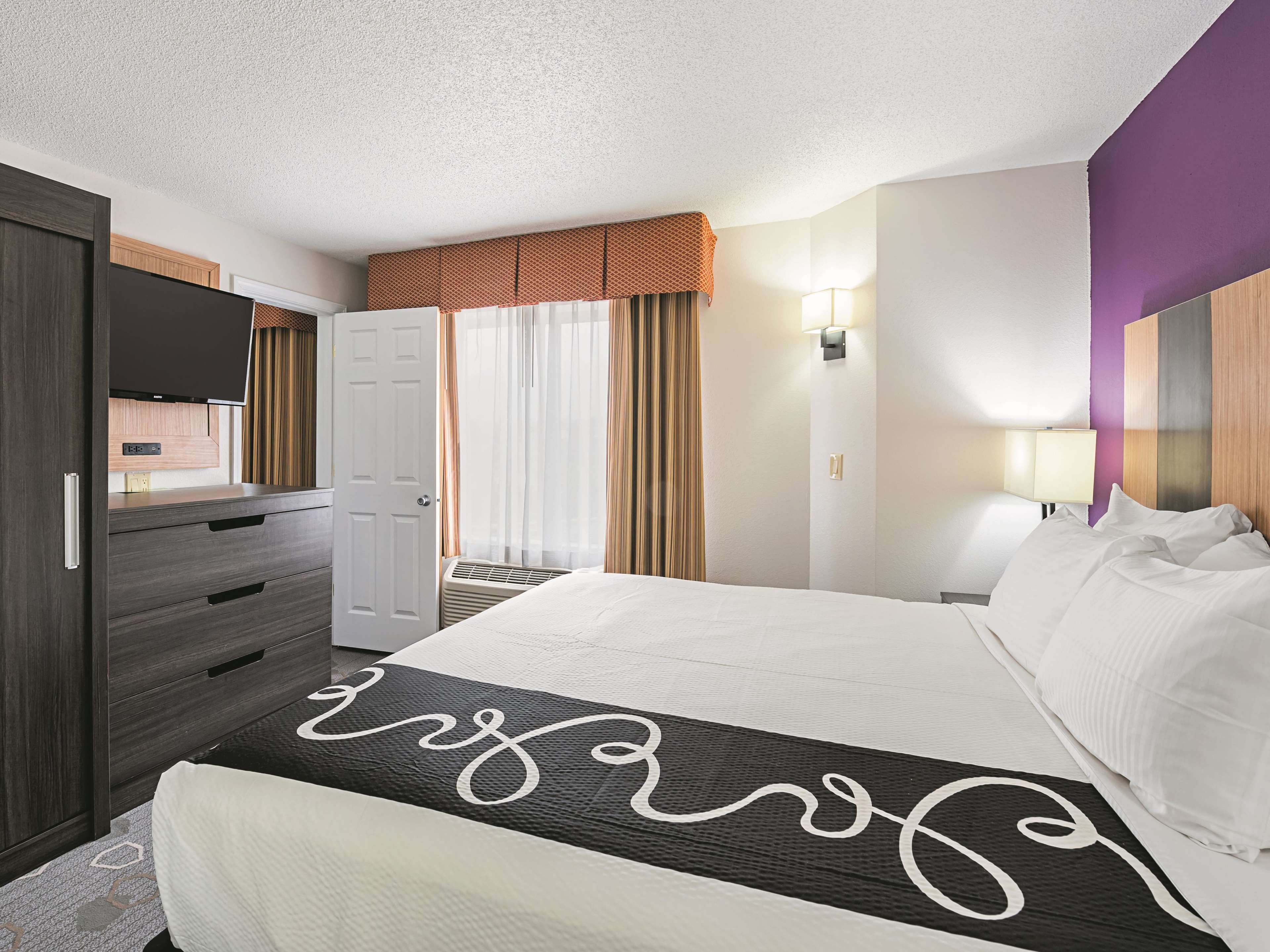 La Quinta Inn & Suites by Wyndham Minneapolis Northwest
