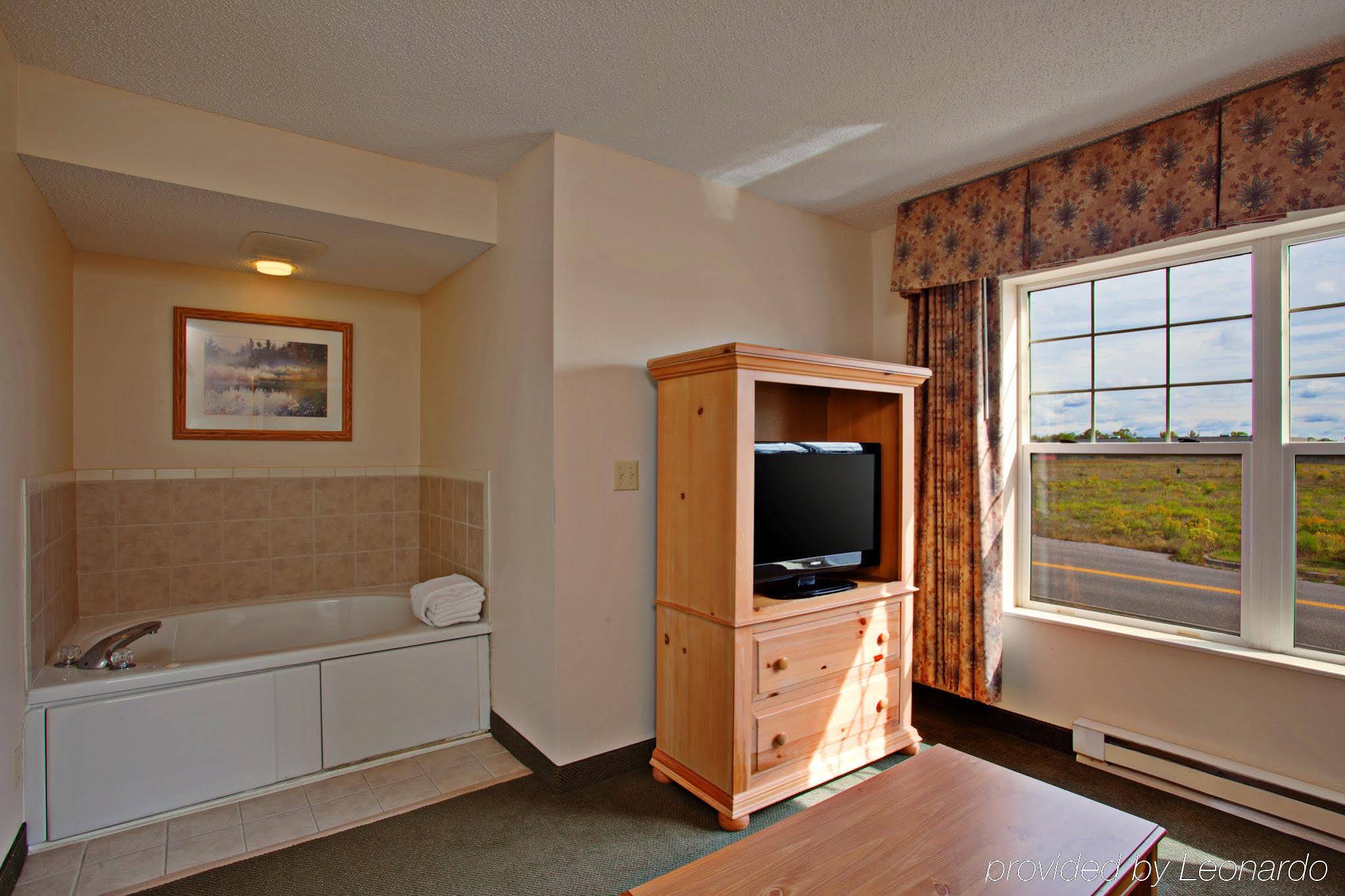 Country Inn & Suites by Radisson, Buffalo, MN