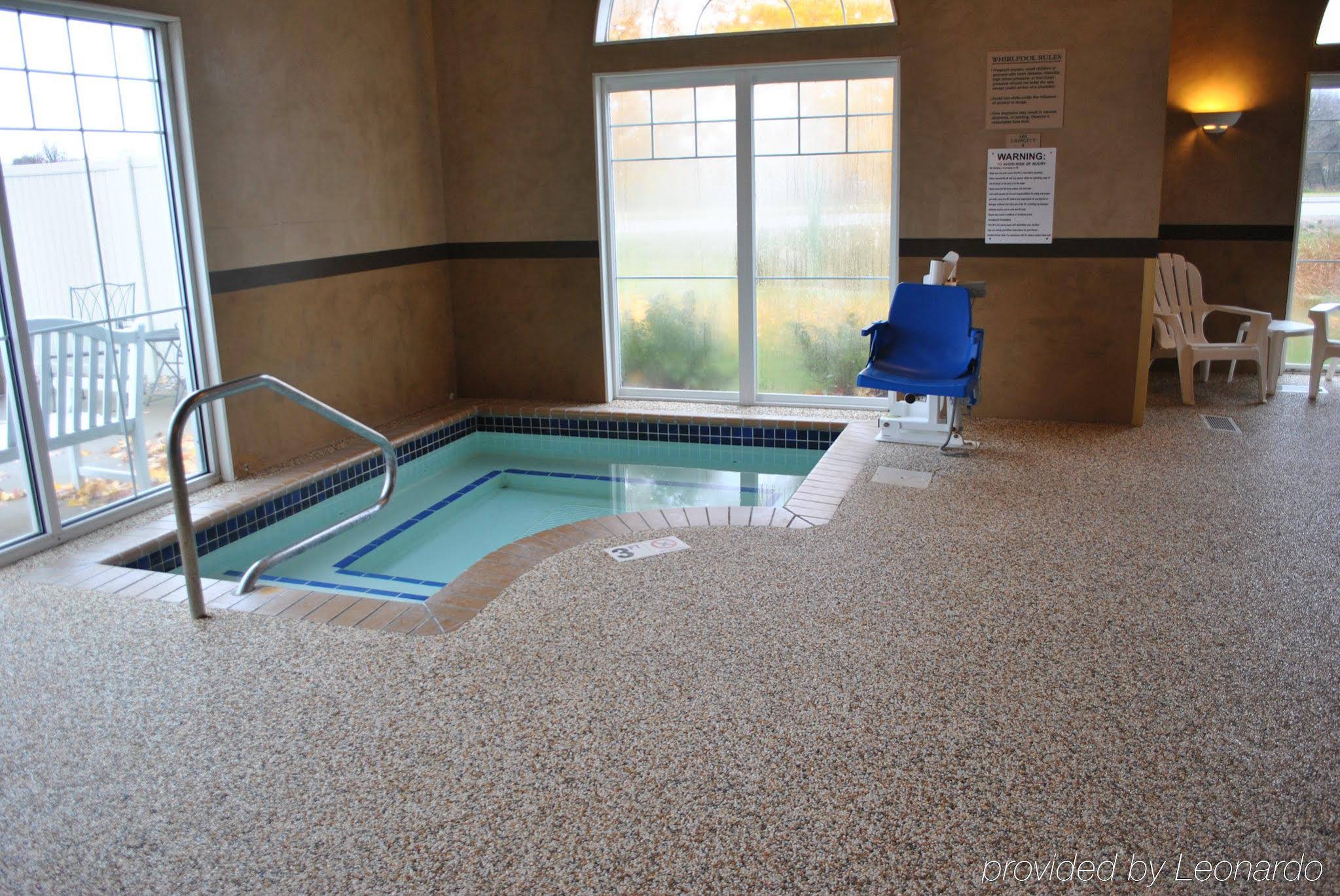 Country Inn & Suites by Radisson, Buffalo, MN