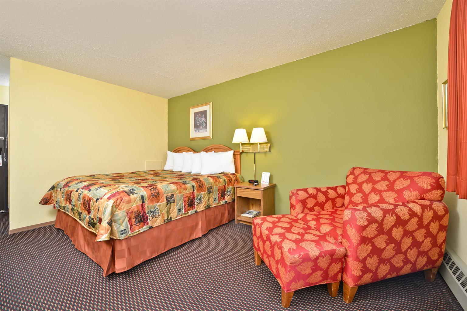 Burnsville Inn & Suites