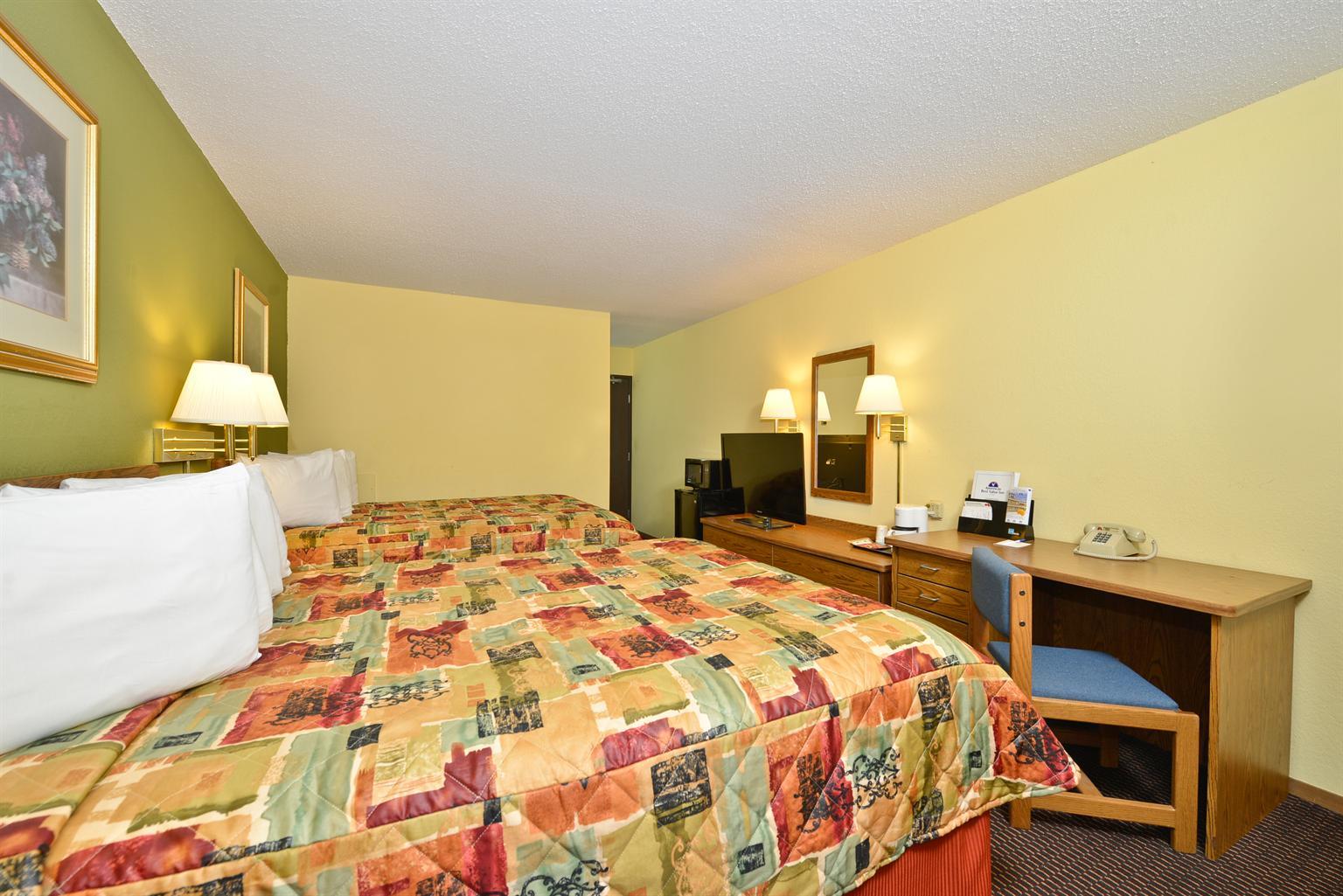 Burnsville Inn & Suites