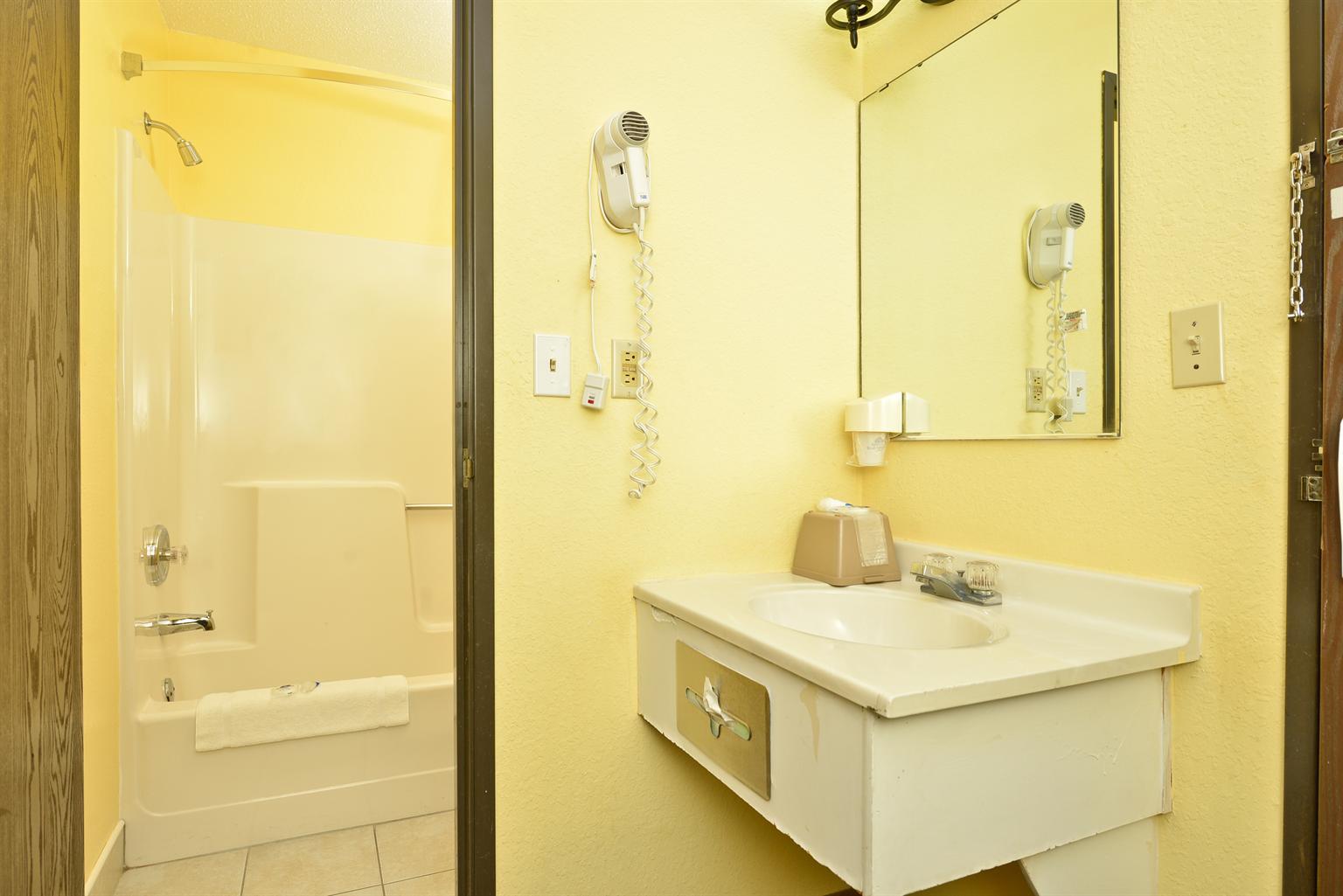 Burnsville Inn & Suites