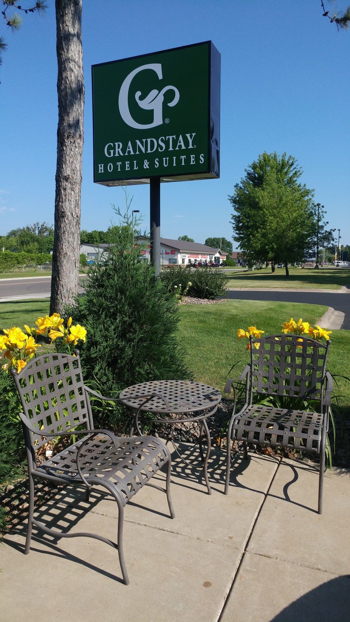 GrandStay Hotel & Suites Cambridge