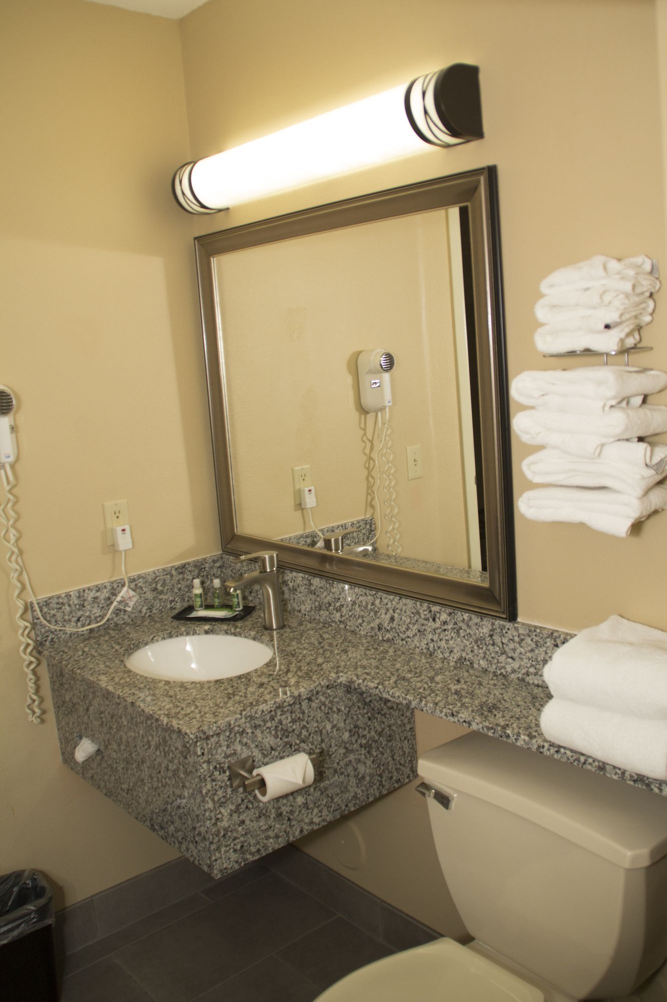 GrandStay Hotel & Suites Cambridge