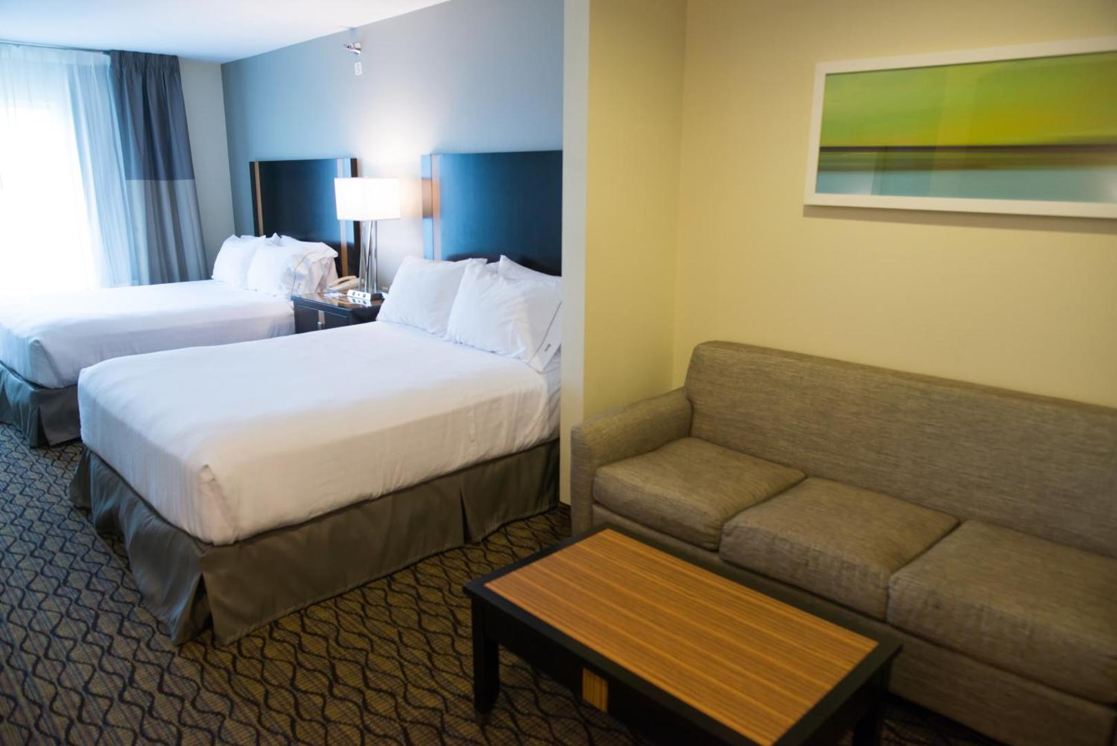 Holiday Inn Express & Suites Chanhassen