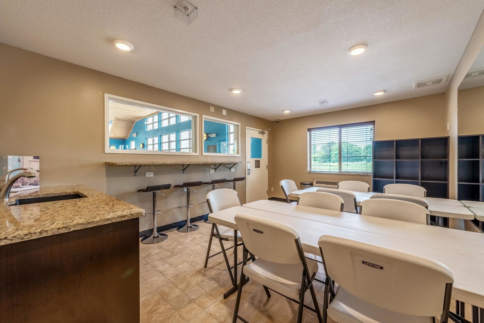 AmeriVu Inn and Suites – Chisago City