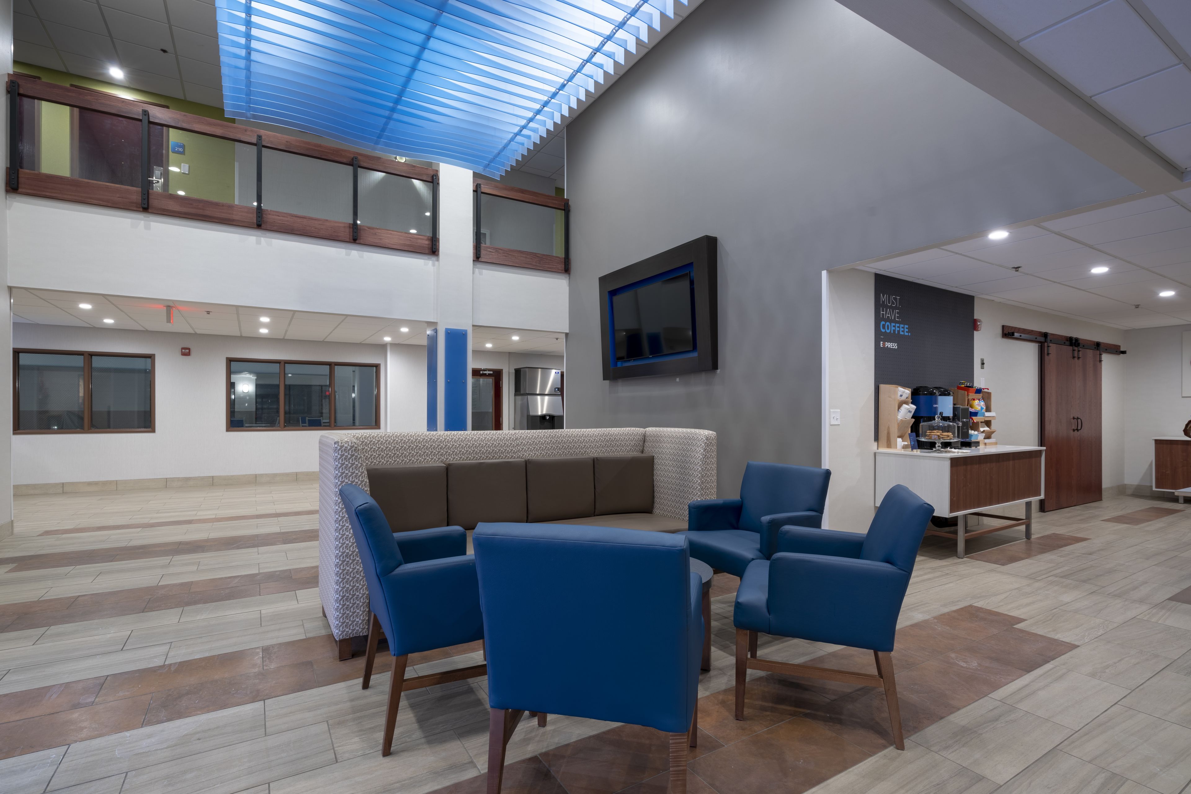 Holiday Inn Express & Suites Coon Rapids - Blaine Area
