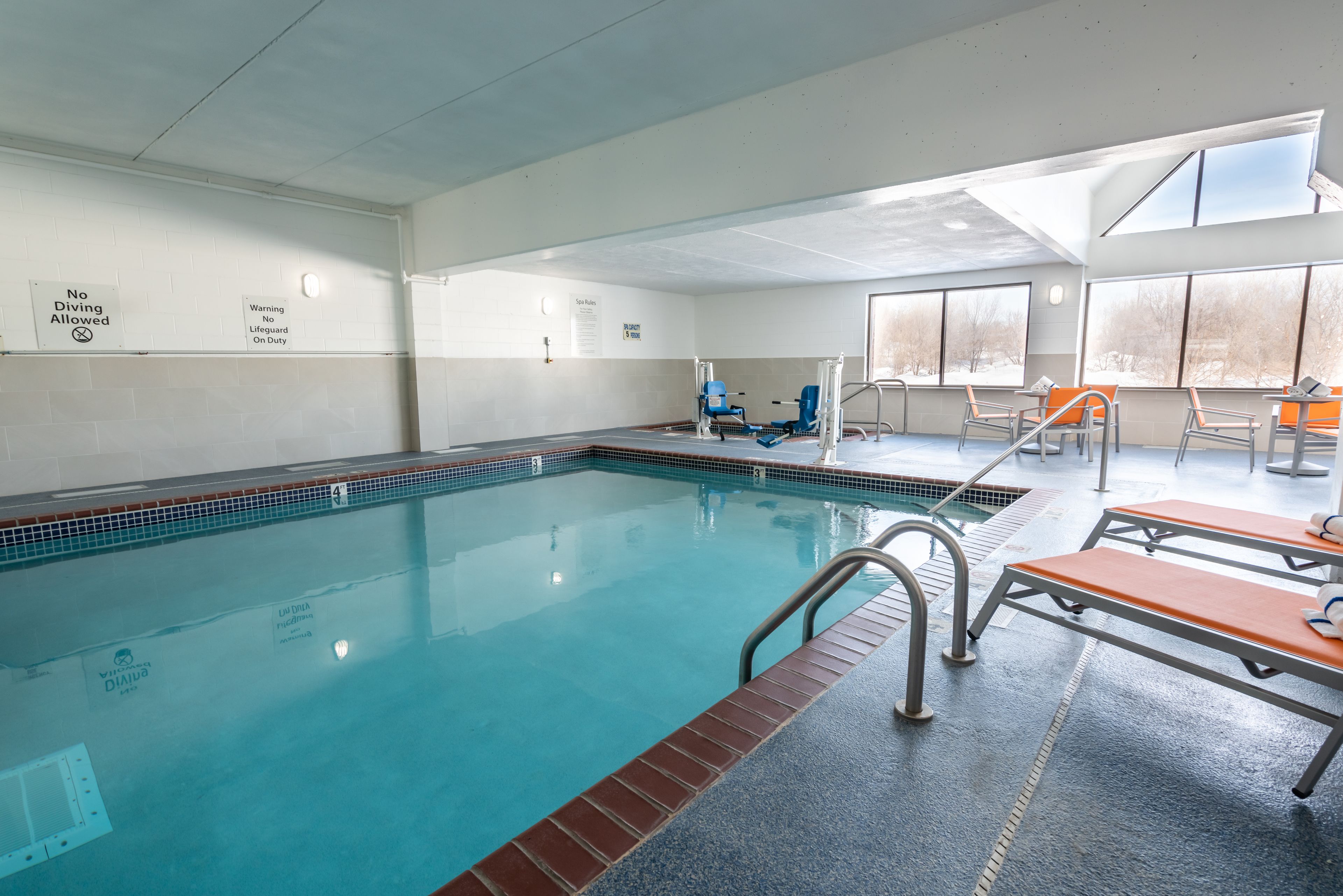 Holiday Inn Express & Suites Coon Rapids - Blaine Area