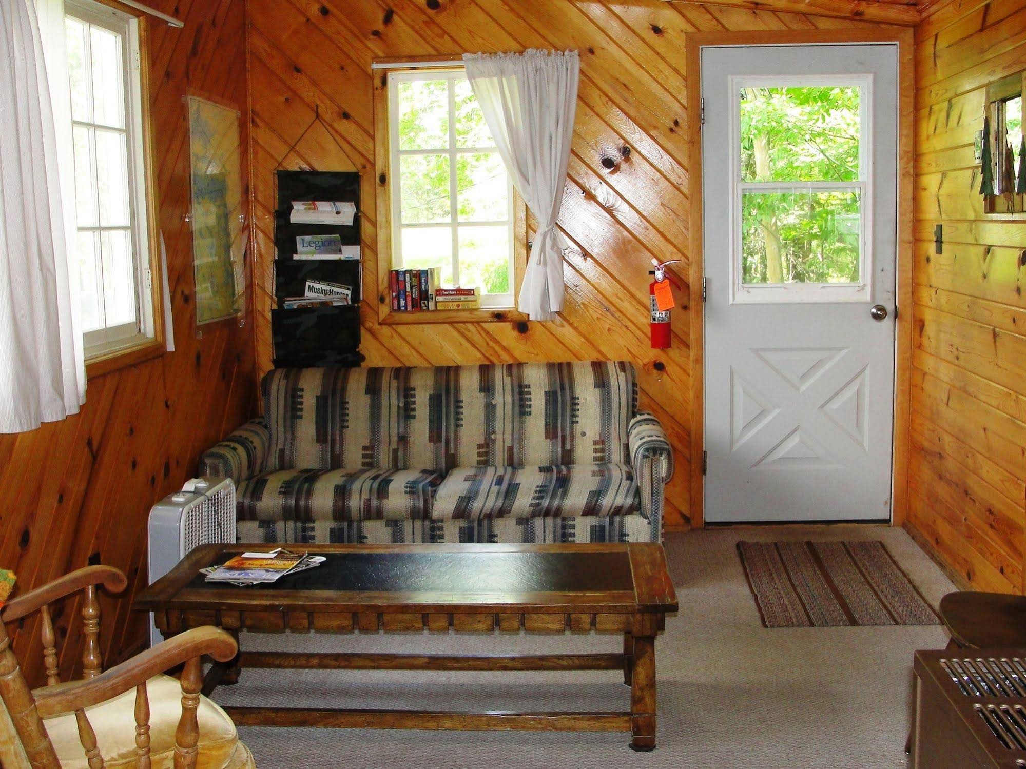 Pine Point Lodge Resort & Motel