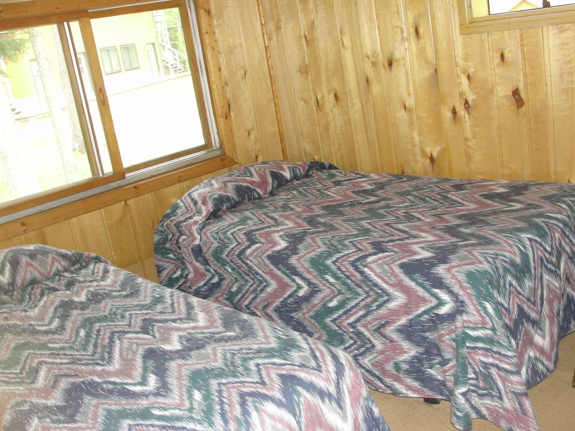 Pine Point Lodge Resort & Motel