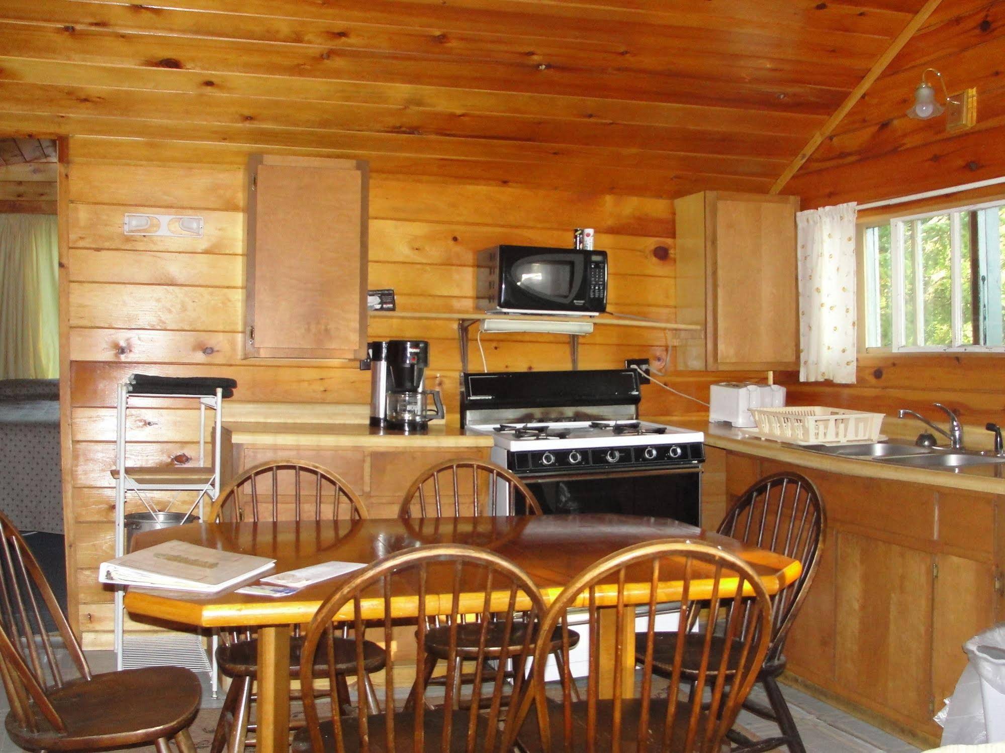 Pine Point Lodge Resort & Motel