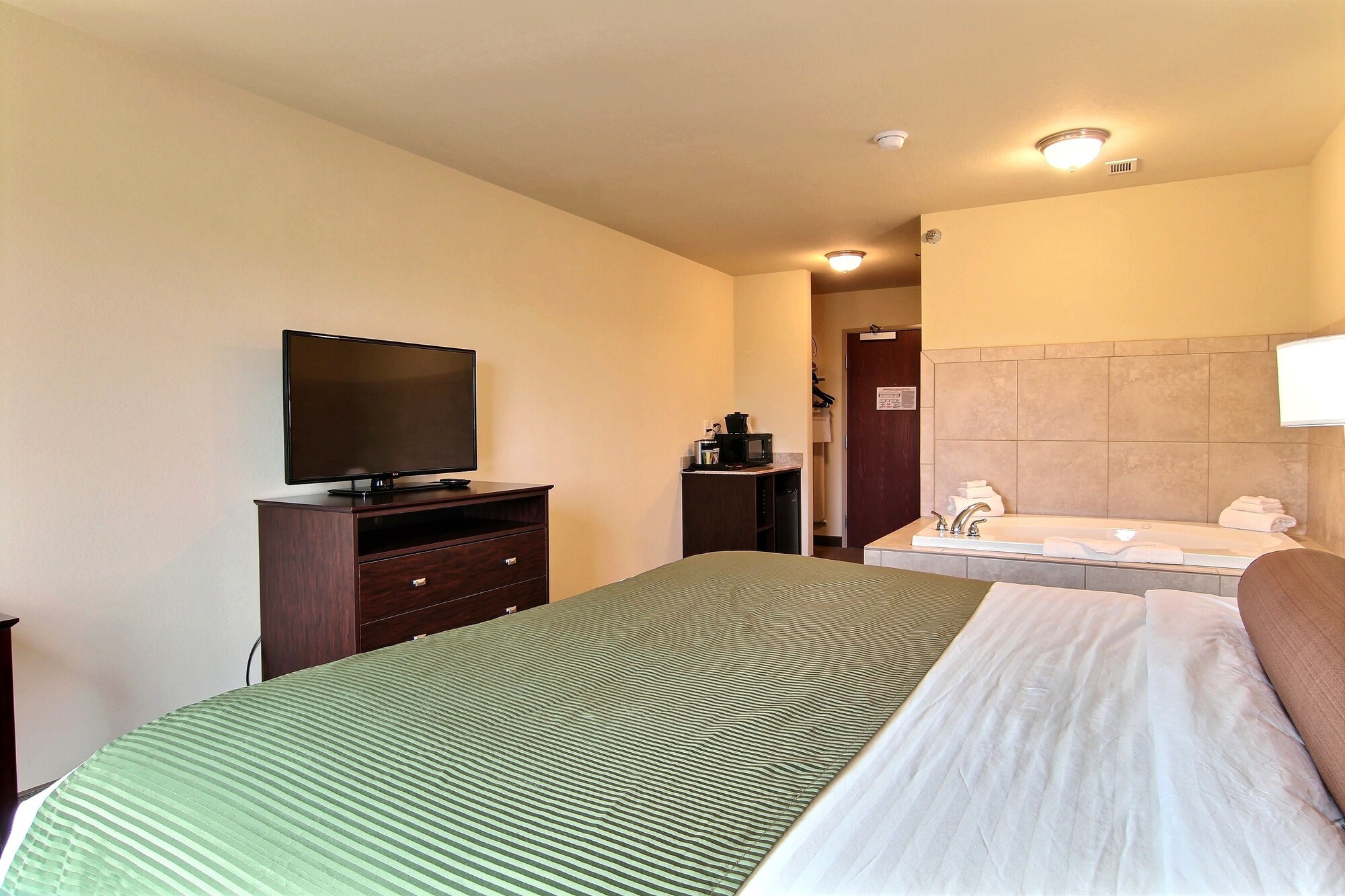 AmeriVu Inn & Suites Crookston
