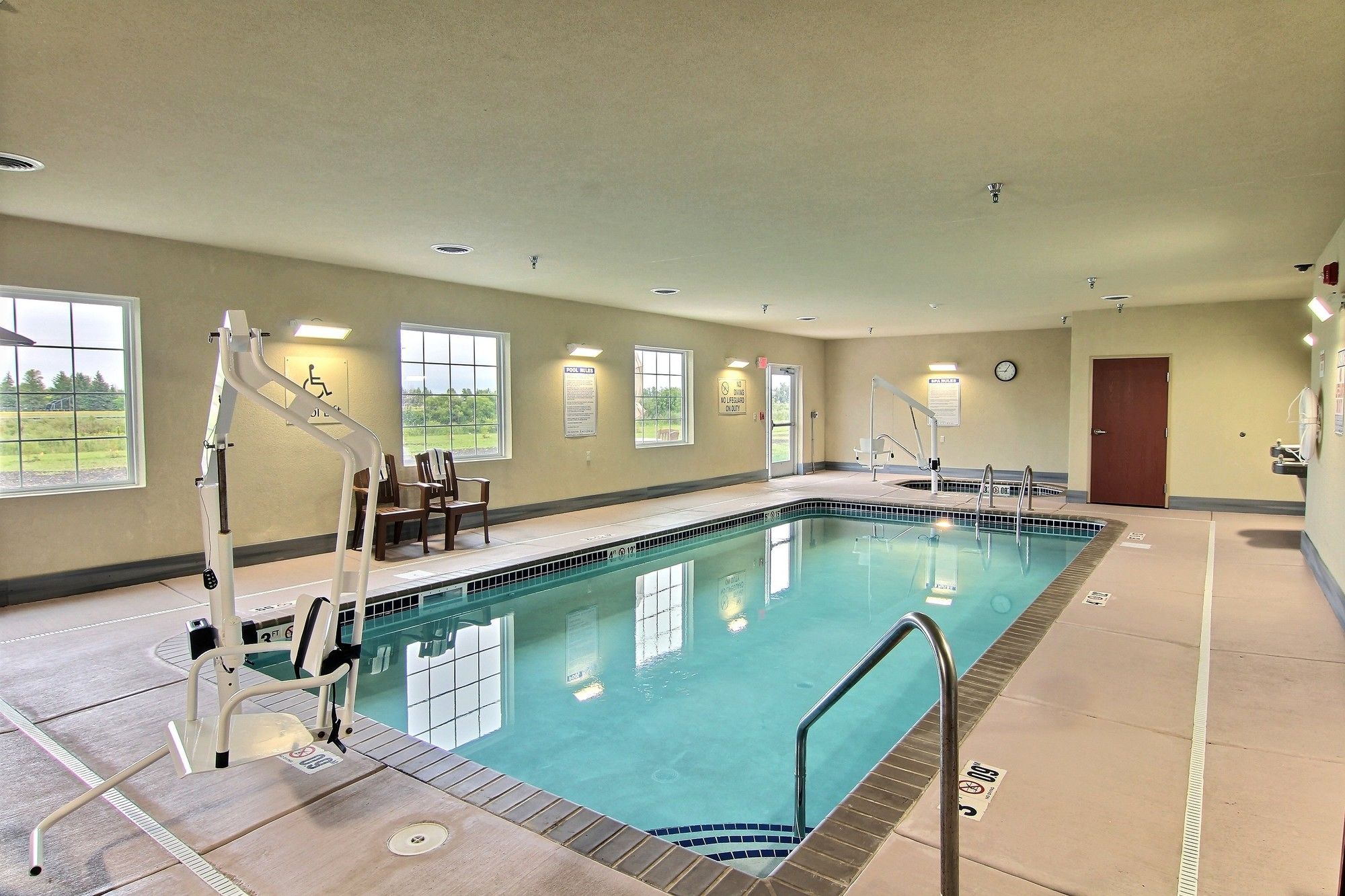 AmeriVu Inn & Suites Crookston