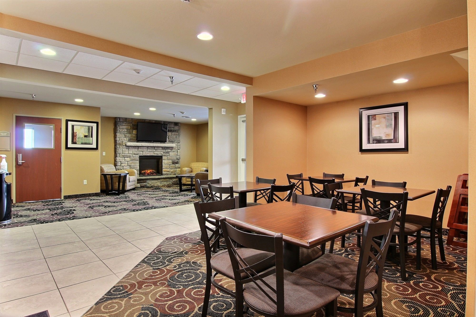 AmeriVu Inn & Suites Crookston