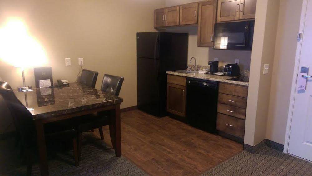 GrandStay Delano