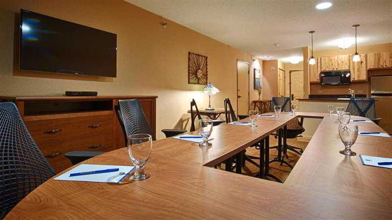 Best Western Premier The Lodge On Lake Detroit