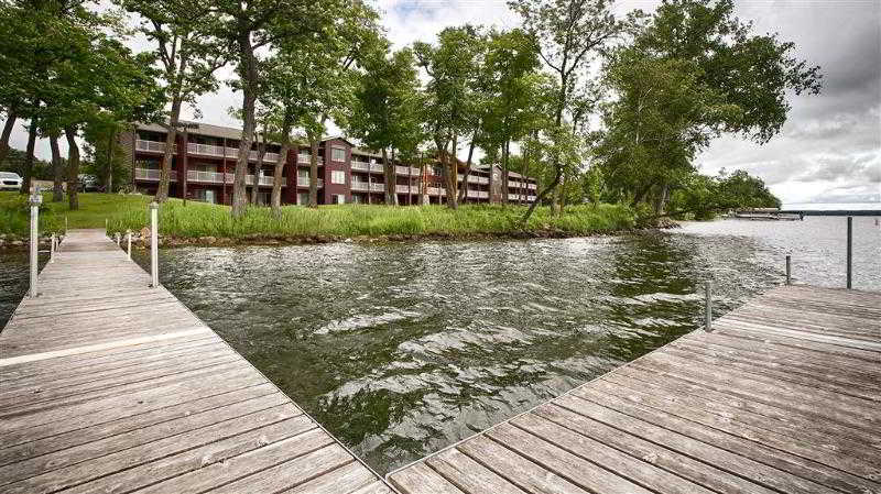 Best Western Premier The Lodge On Lake Detroit
