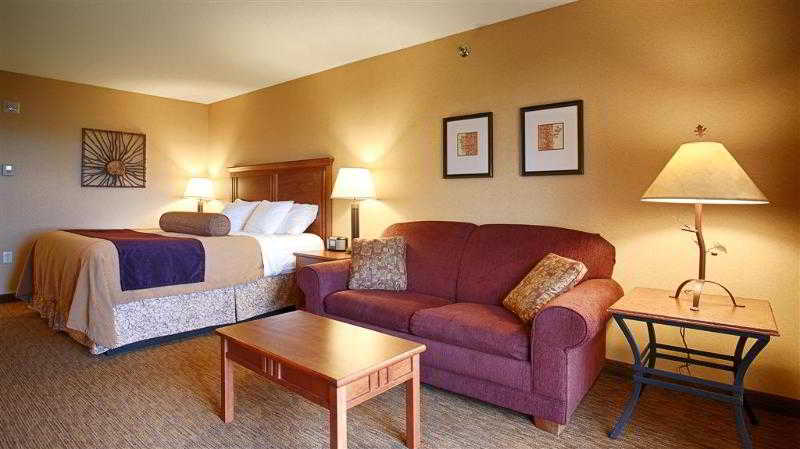 Best Western Premier The Lodge On Lake Detroit